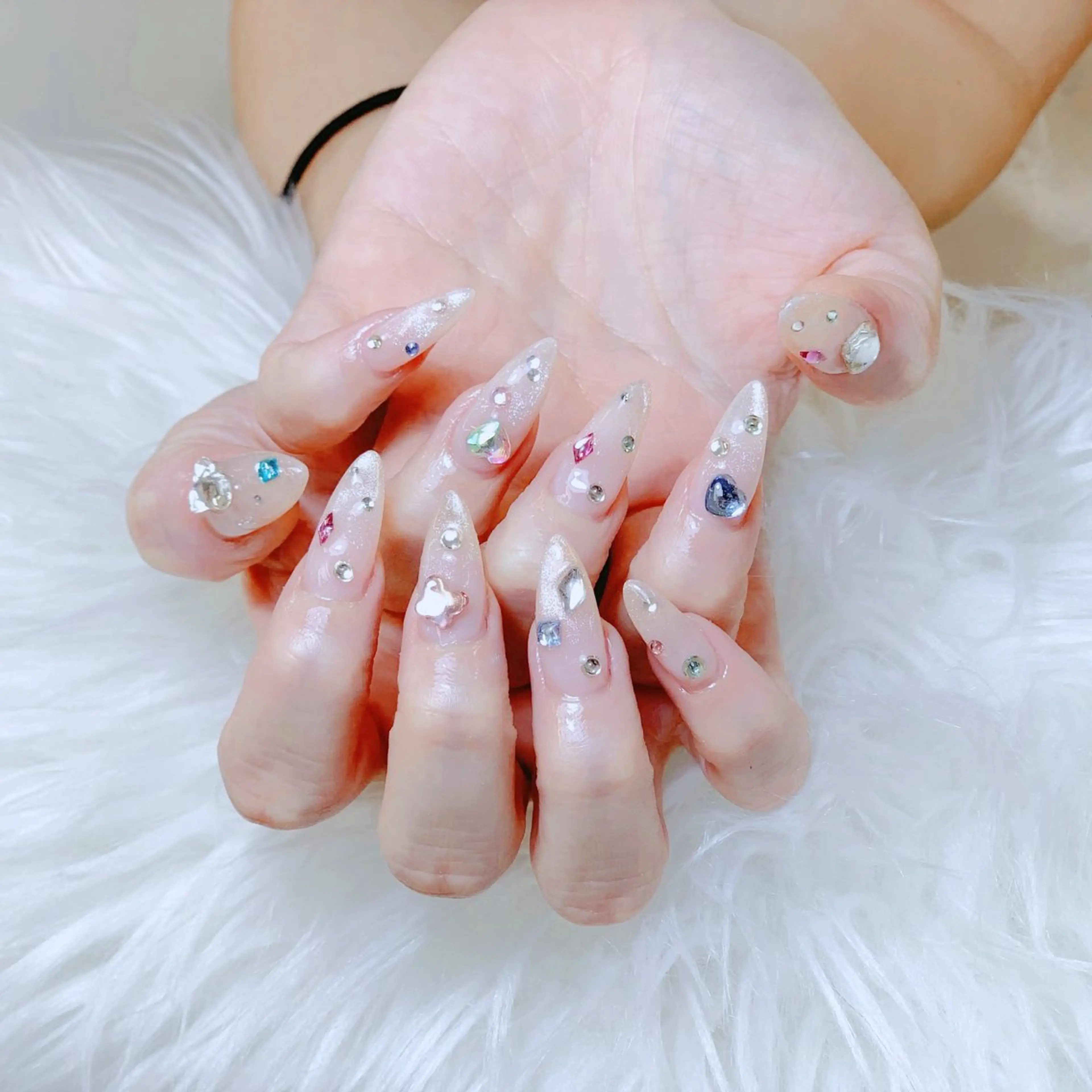 ネイル チークネイル 長さ出し フレンチネイル ジェルネイル ガラスフレンチ ハンドネイル anh nail anne🤍のネイルデザイン