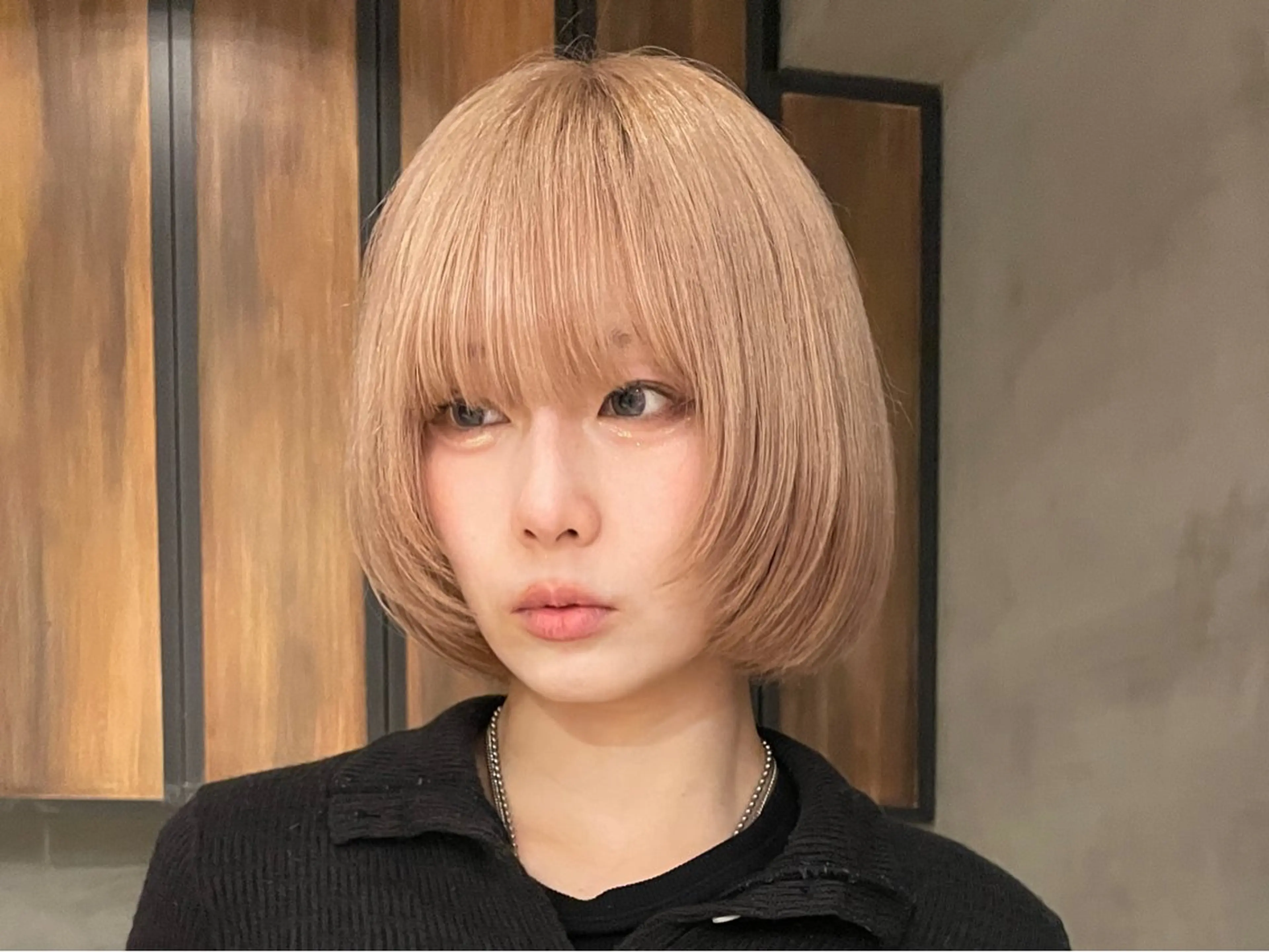 ショート カラー ベージュカラー ミルクティーベージュ vetica所属・フジヤ サイタのヘアスタイル