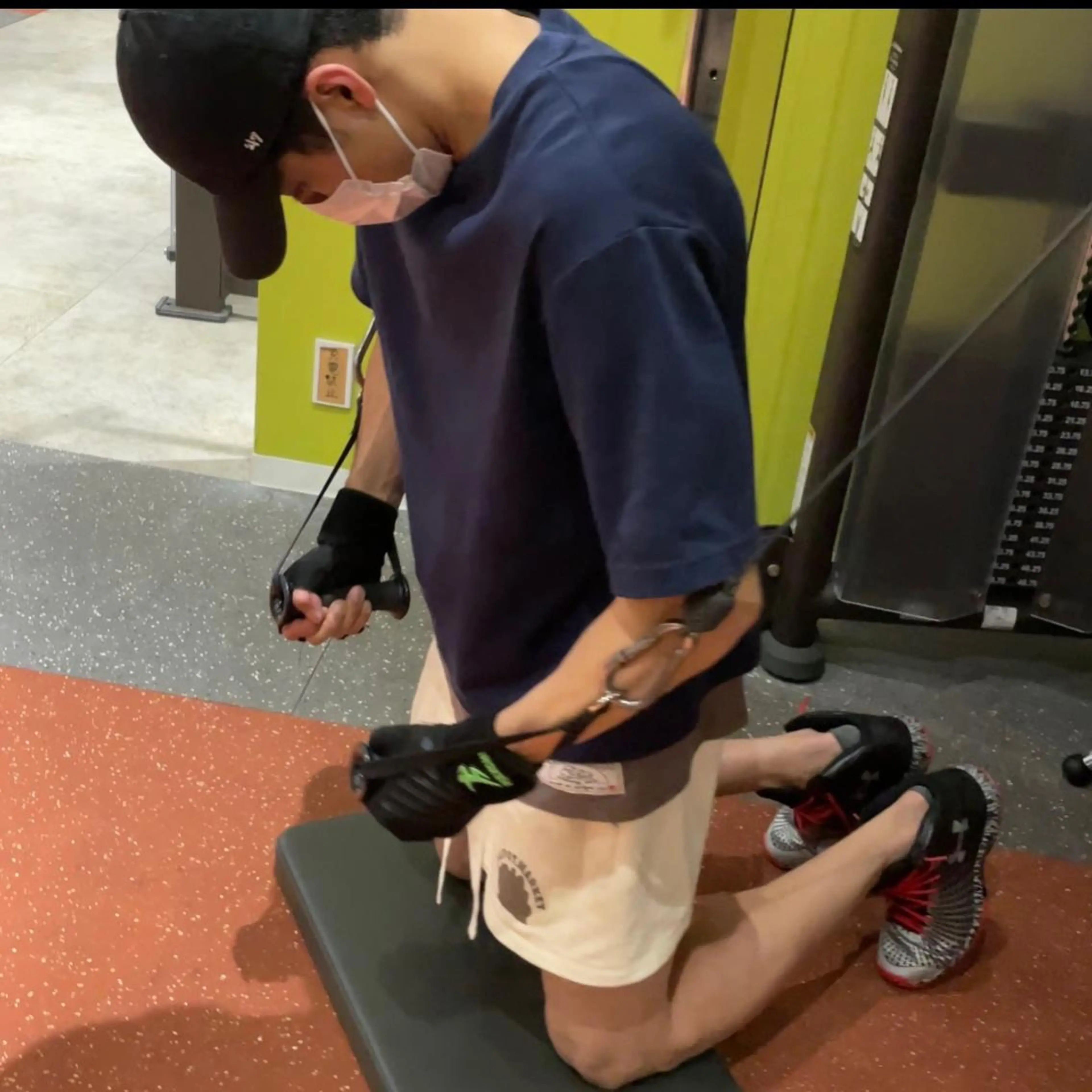 ショート カラー パーマ ヘアアレンジ メンズ キッズ ネイル マツエク・マツパ アイブロウ 眉カラー メンズアイブロウ 眉毛ワックス脱毛 アートネイル フレンチネイル 脱毛サロン KAvanceのエステ・リラクイメージ