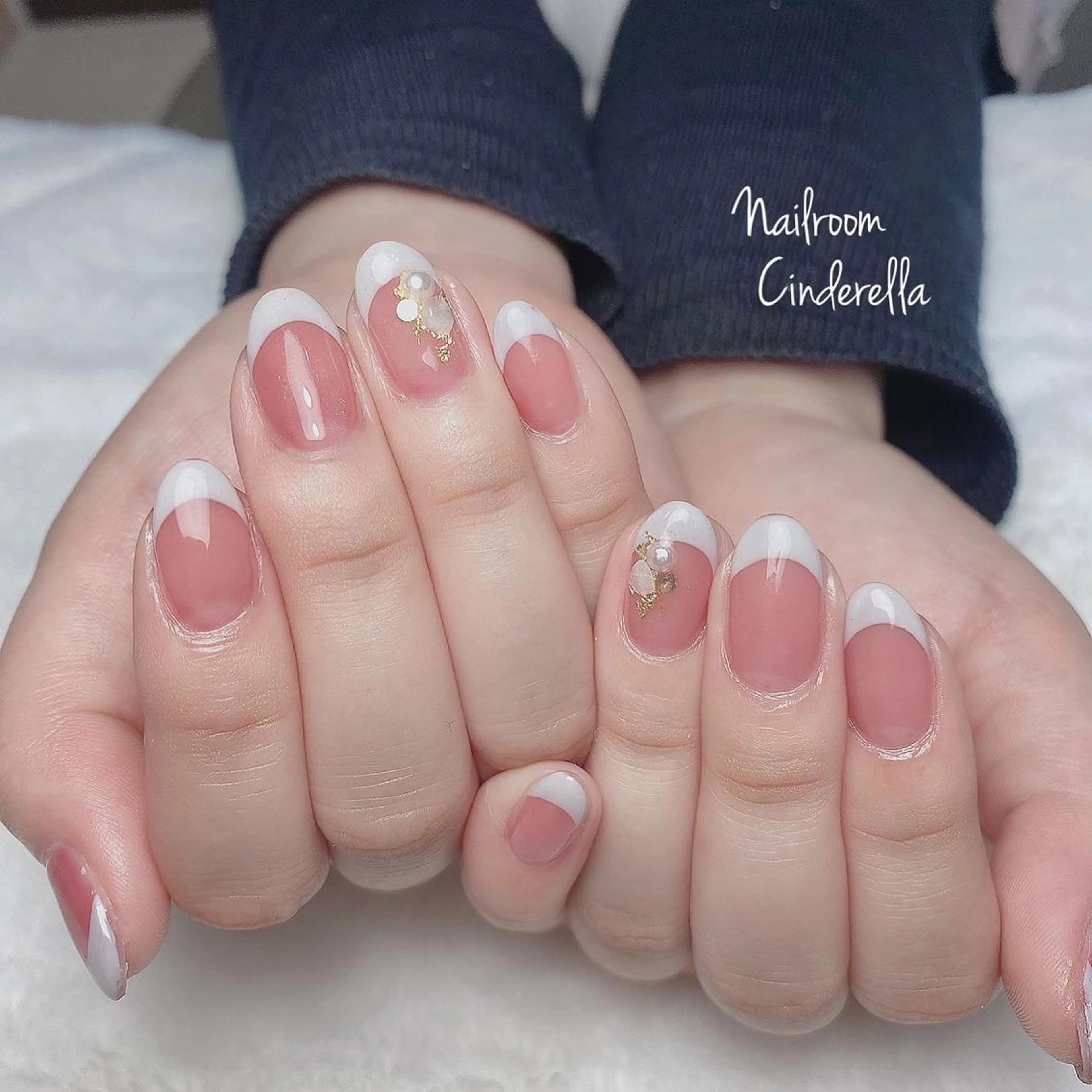 ネイル フレンチネイル Nailroom. Cinderellaのネイルデザイン
