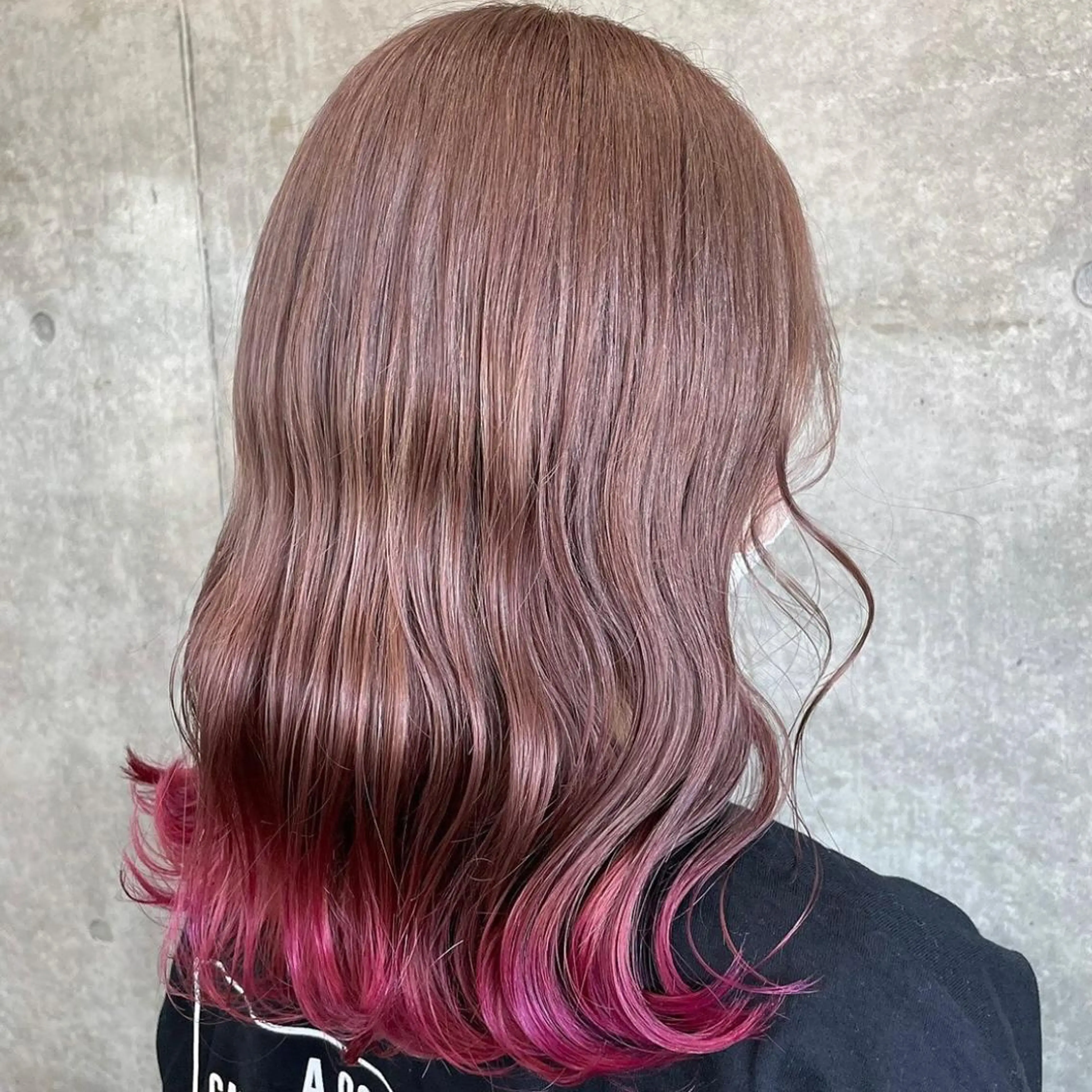 セミロング カラー ブリーチ デザインカラー 横山 千夏のヘアスタイル