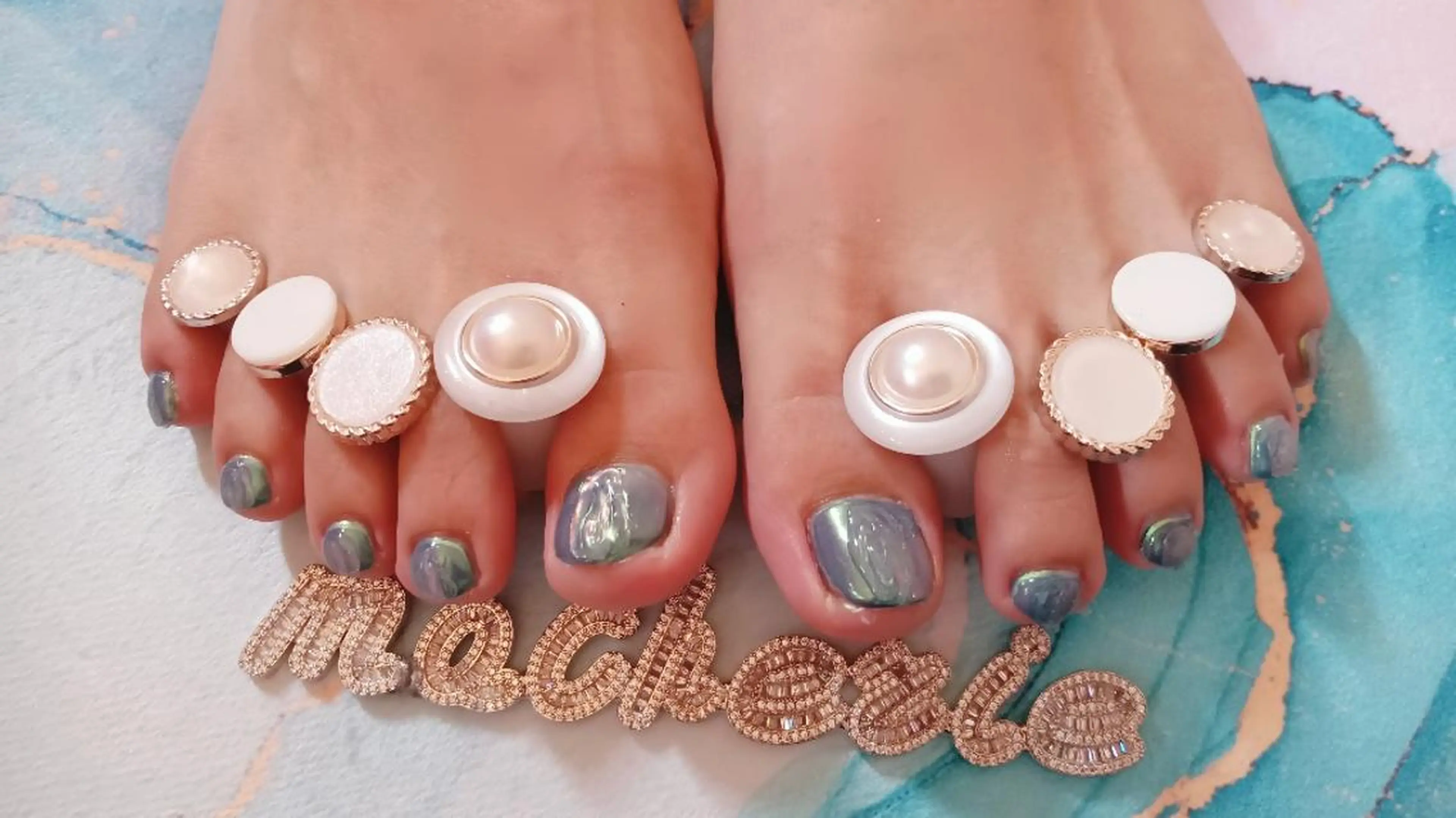 ネイル オーロラネイル ブルー フットネイル Nail Salon macherieのネイルデザイン
