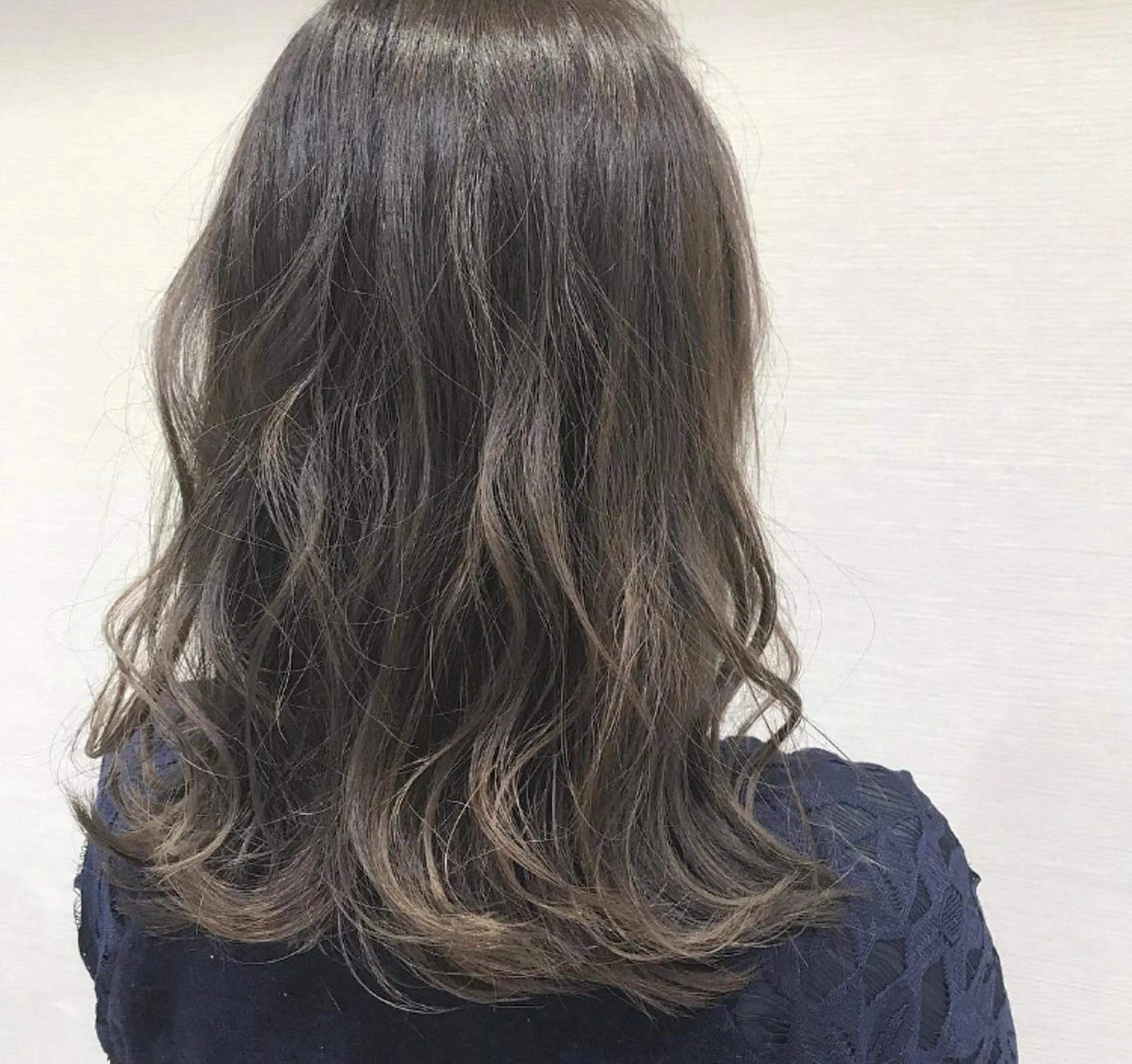 セミロング カラー グラデーションカラー グレージュ ハイライトカラー ハイライト 韓国ヘア/耳ツボジュ エリー♡ayumuのヘアスタイル