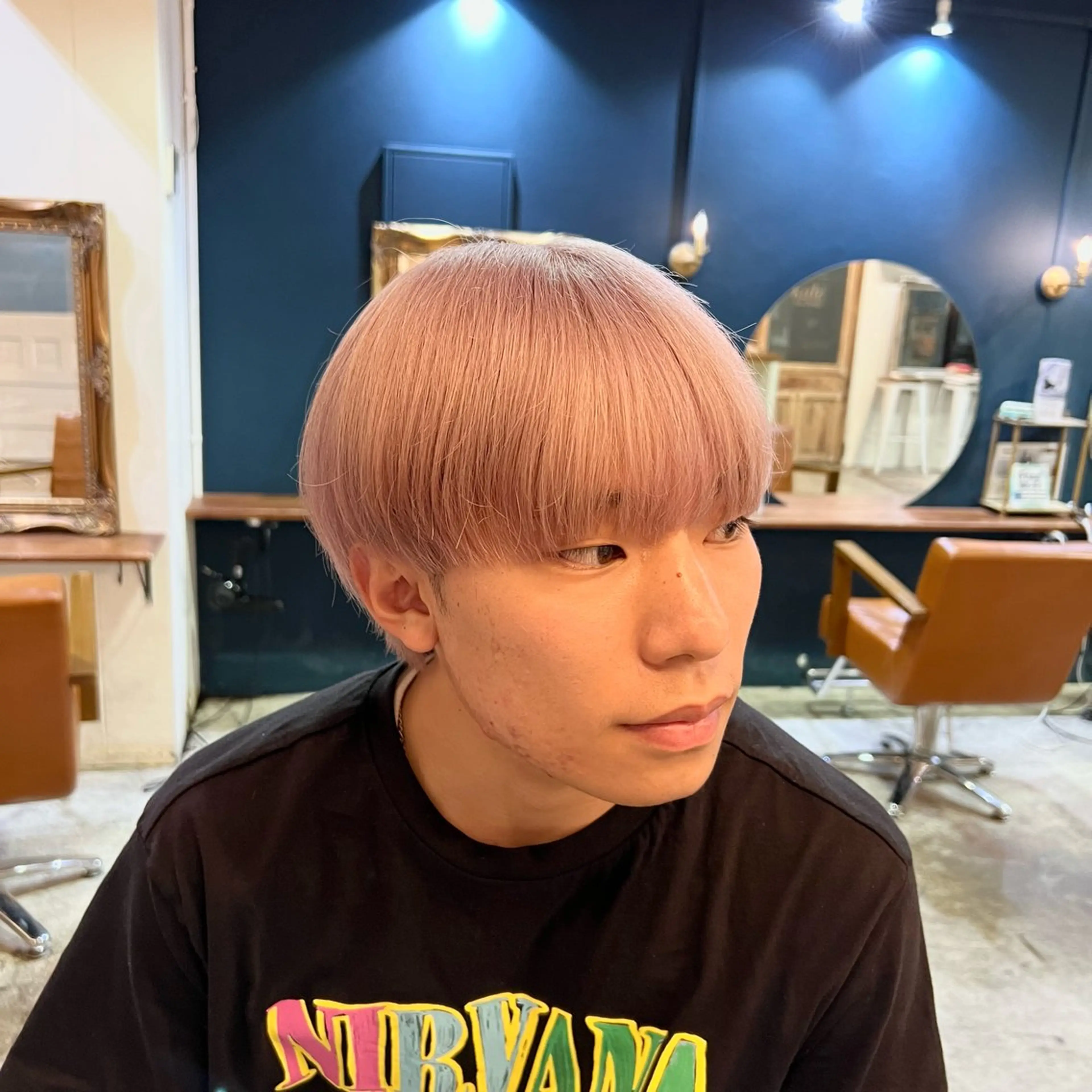 ロング カラー ブリーチ ハイトーンカラー オカベ ショウマのヘアスタイル