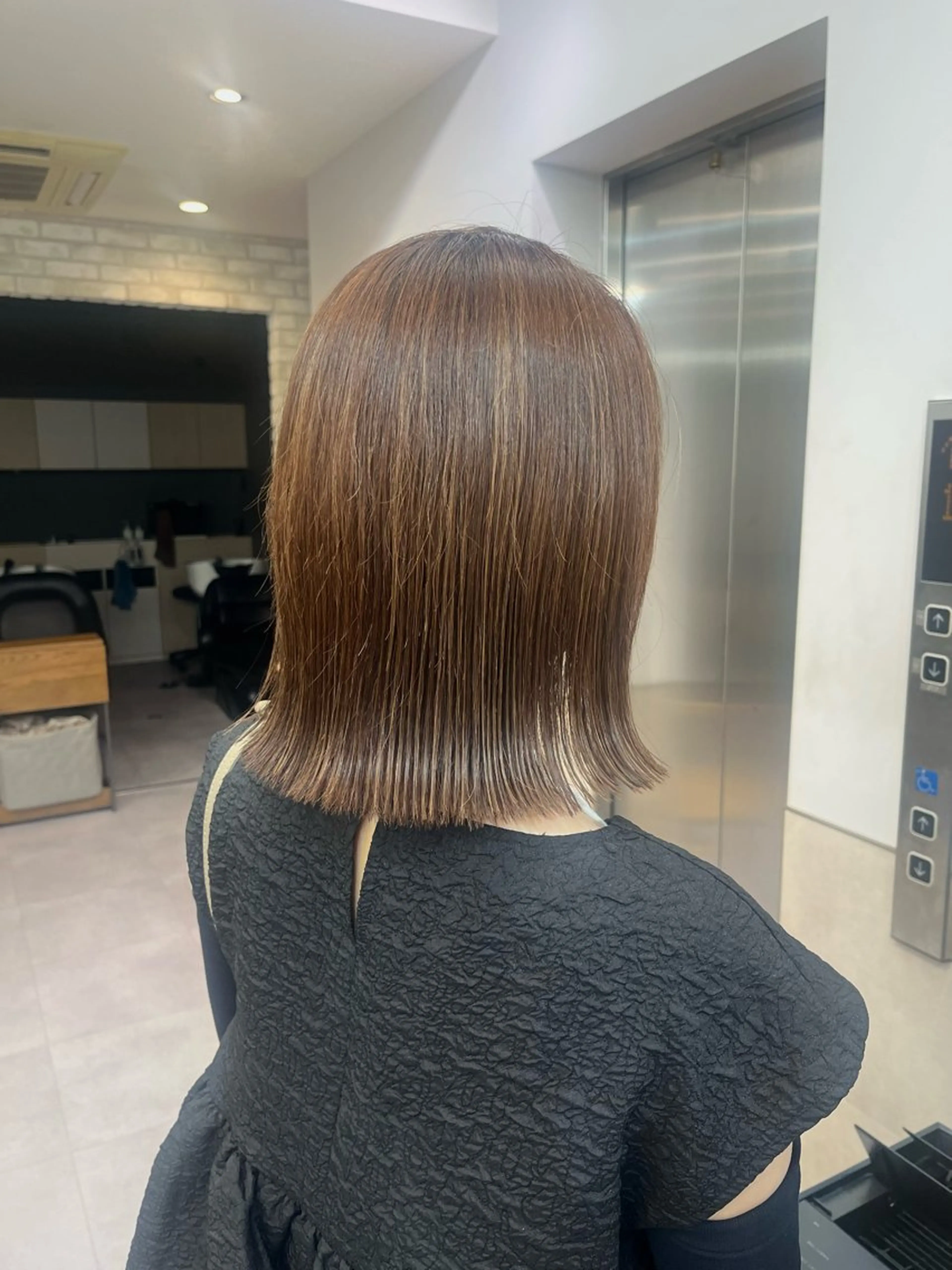 ミディアム 中野 茉莉のヘアスタイル