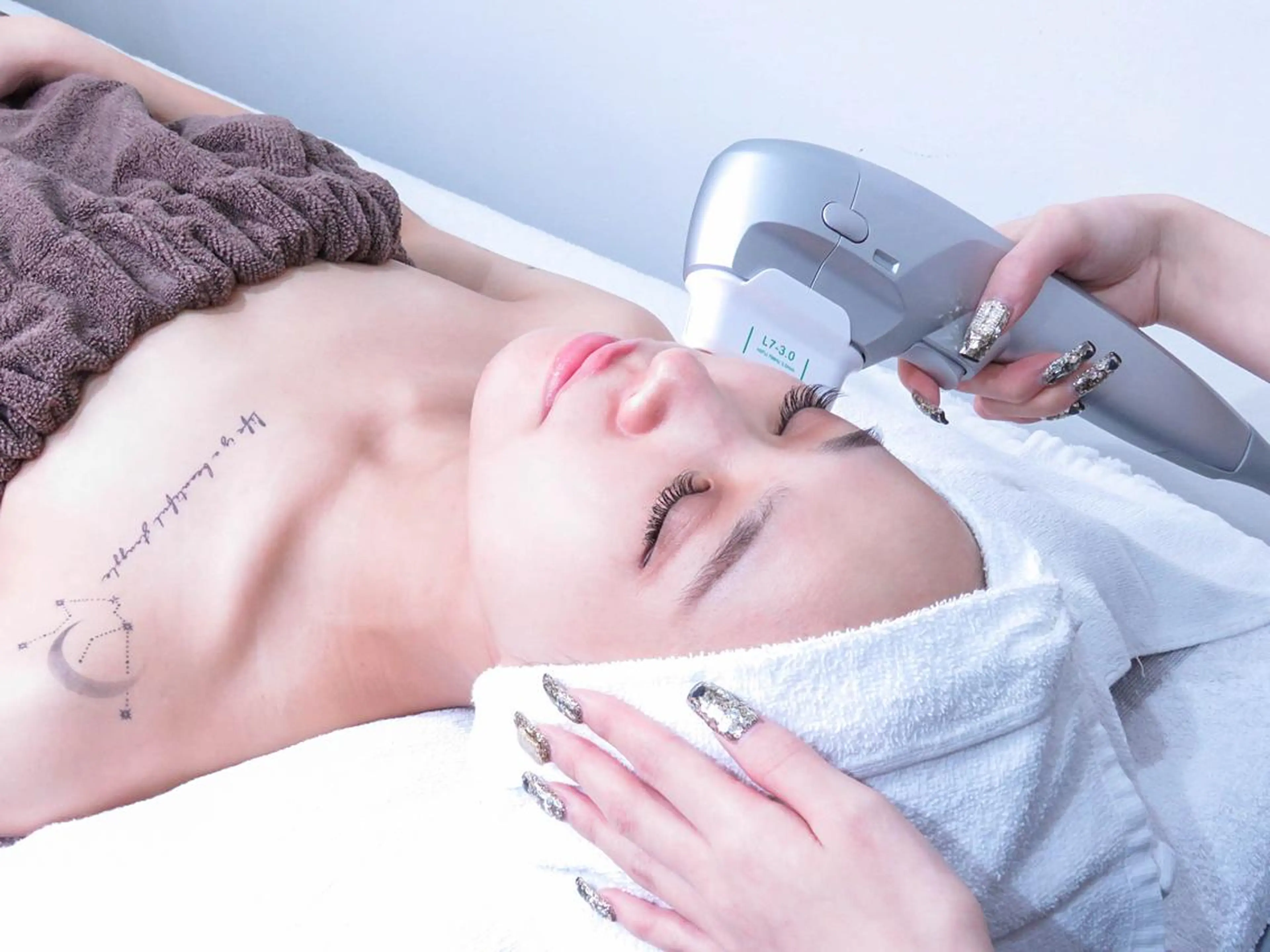 【原宿店限定！小顔スタンプ！】小顔になりたい方にオススメの最新7Dスタンプ！¥7700→¥4400の写真