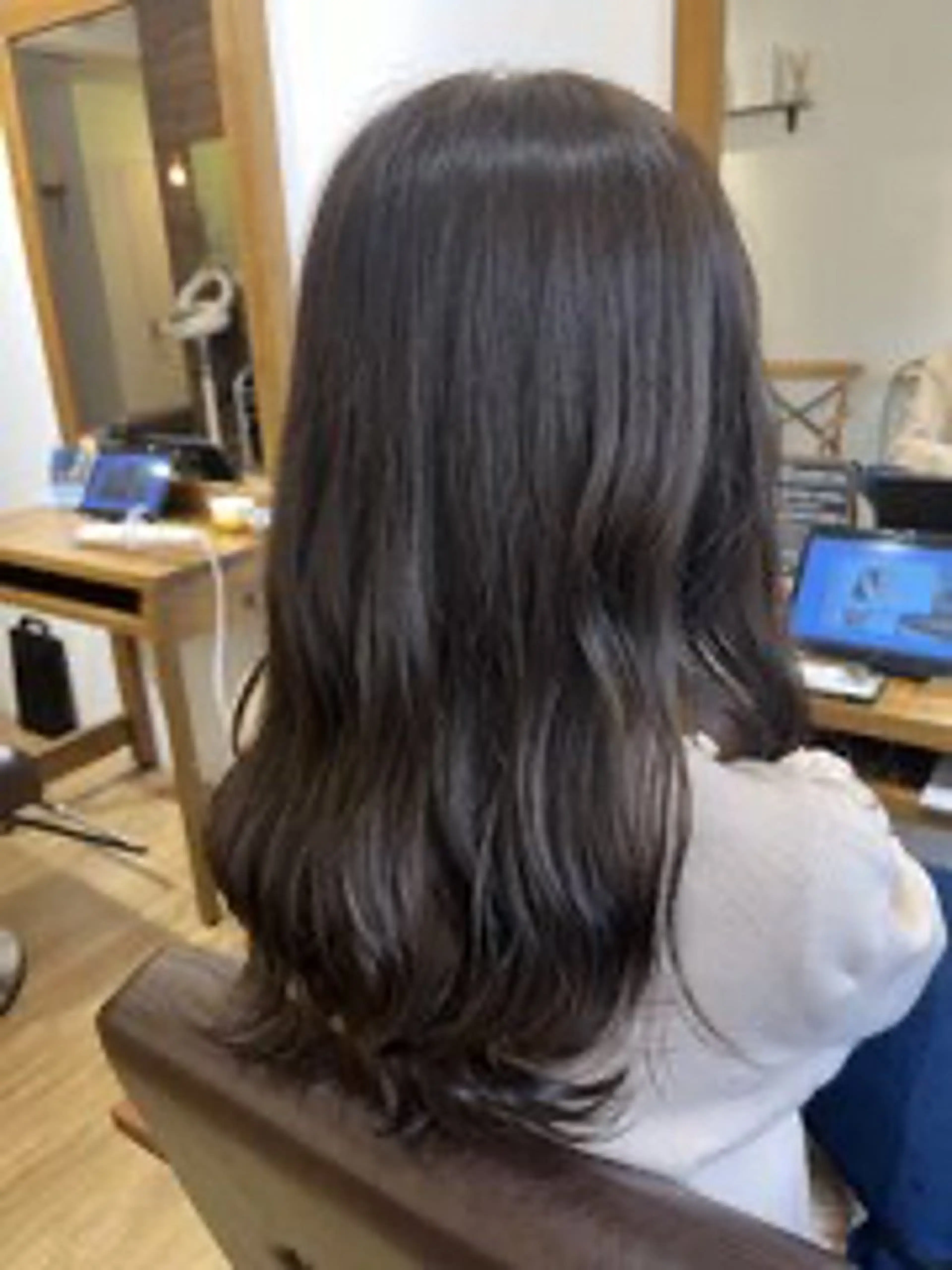 カラー 野口 魅羽のヘアスタイル