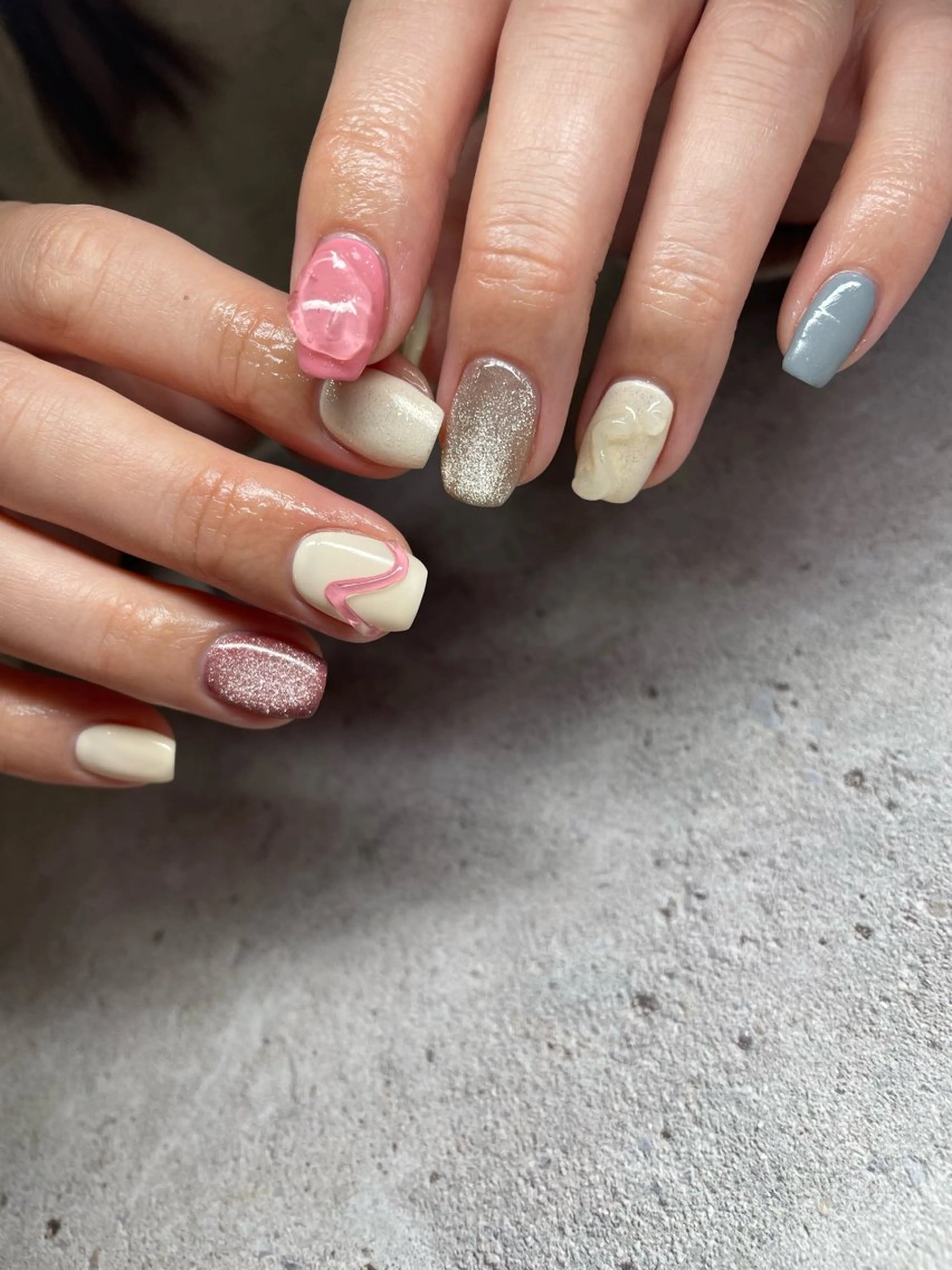 ネイル マグネットネイル ニュアンスネイル ぷっくりネイル ハンドネイル フットネイル 🌕akuri🌖 nuance/専門のネイルデザイン