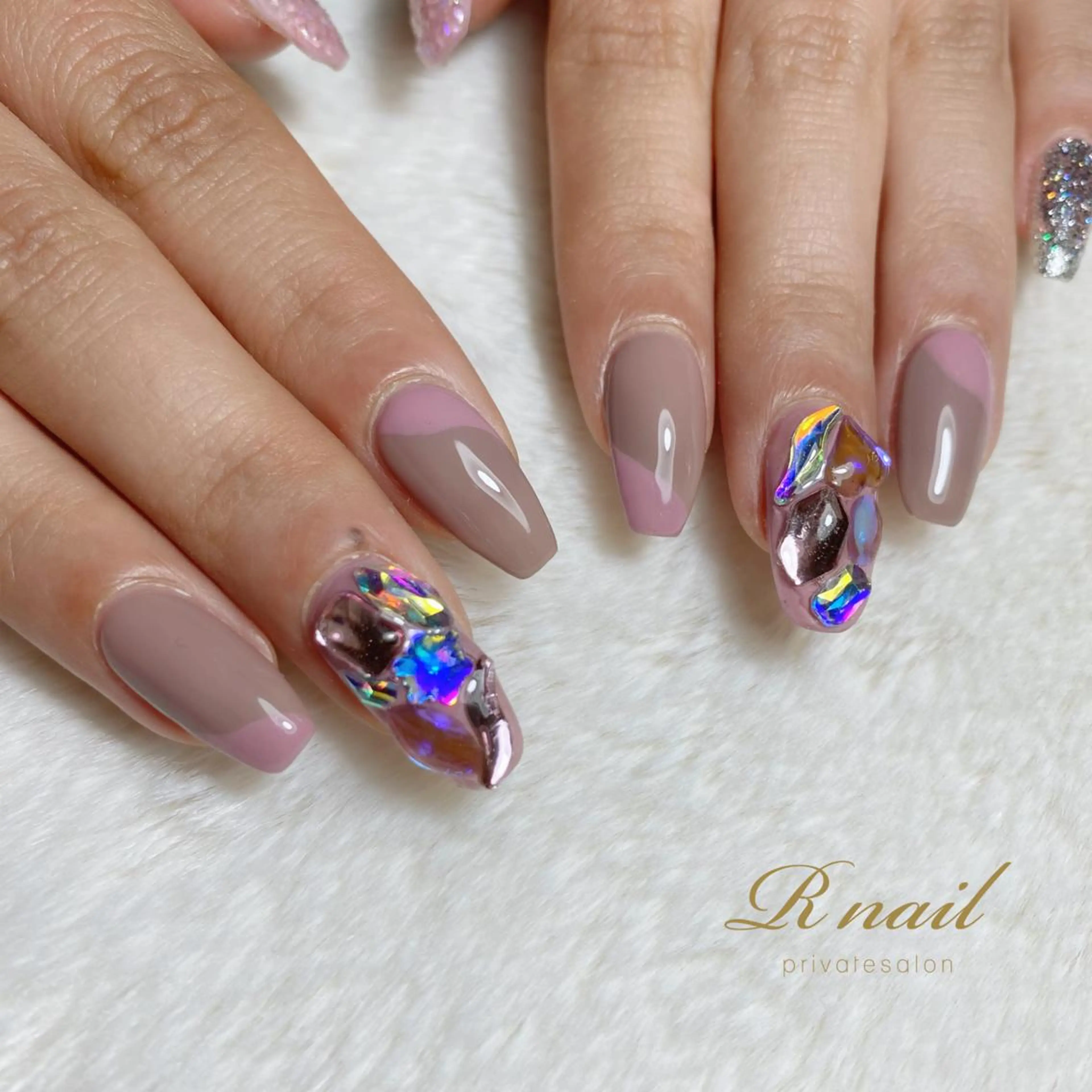 ネイル R nailのネイルデザイン