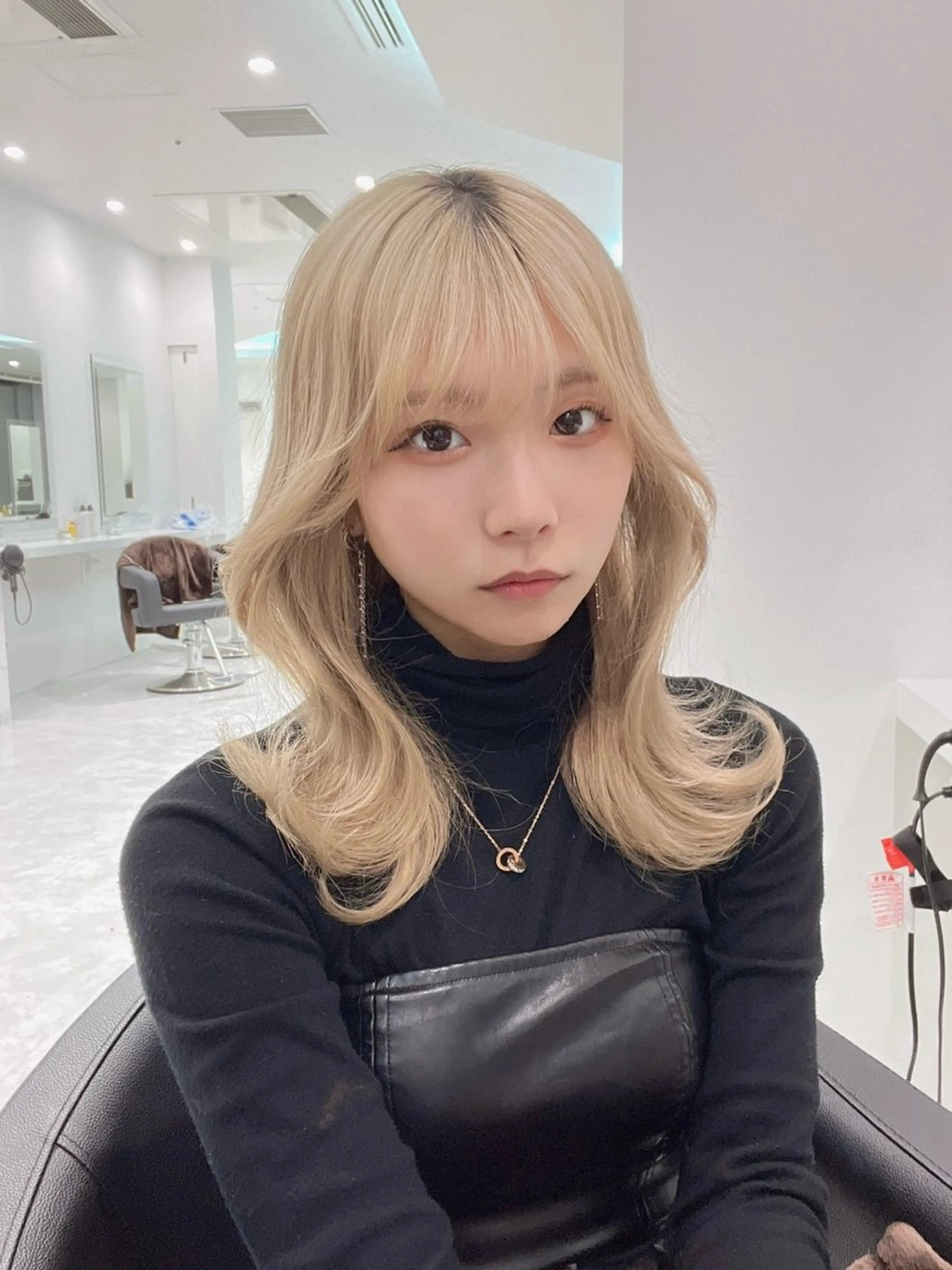 カラー うる艶ハイトーン/ ベージュ/りくと🦔のヘアスタイル