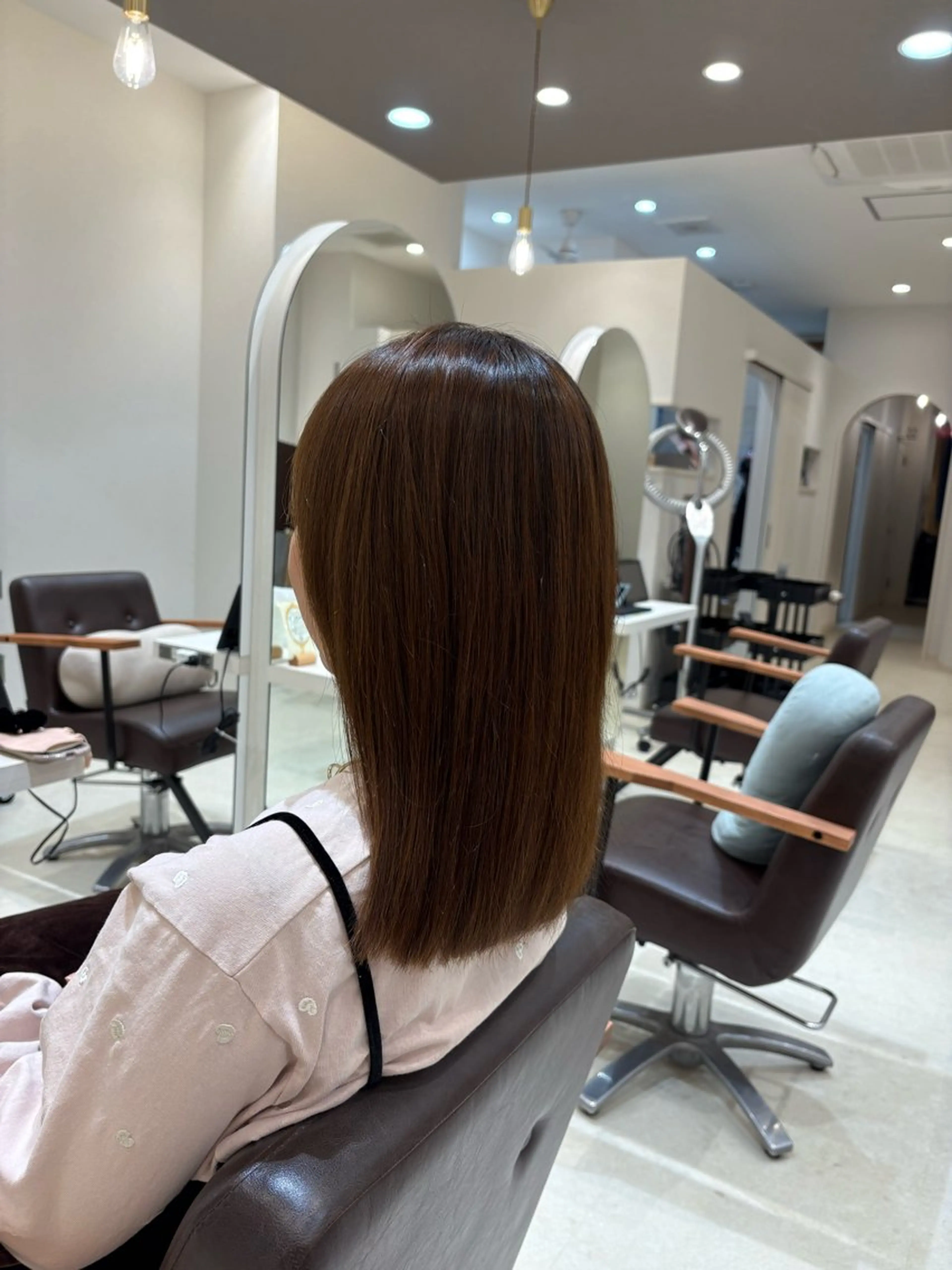 ミディアム カット ヘアカラー イシカワ ユウタのヘアスタイル