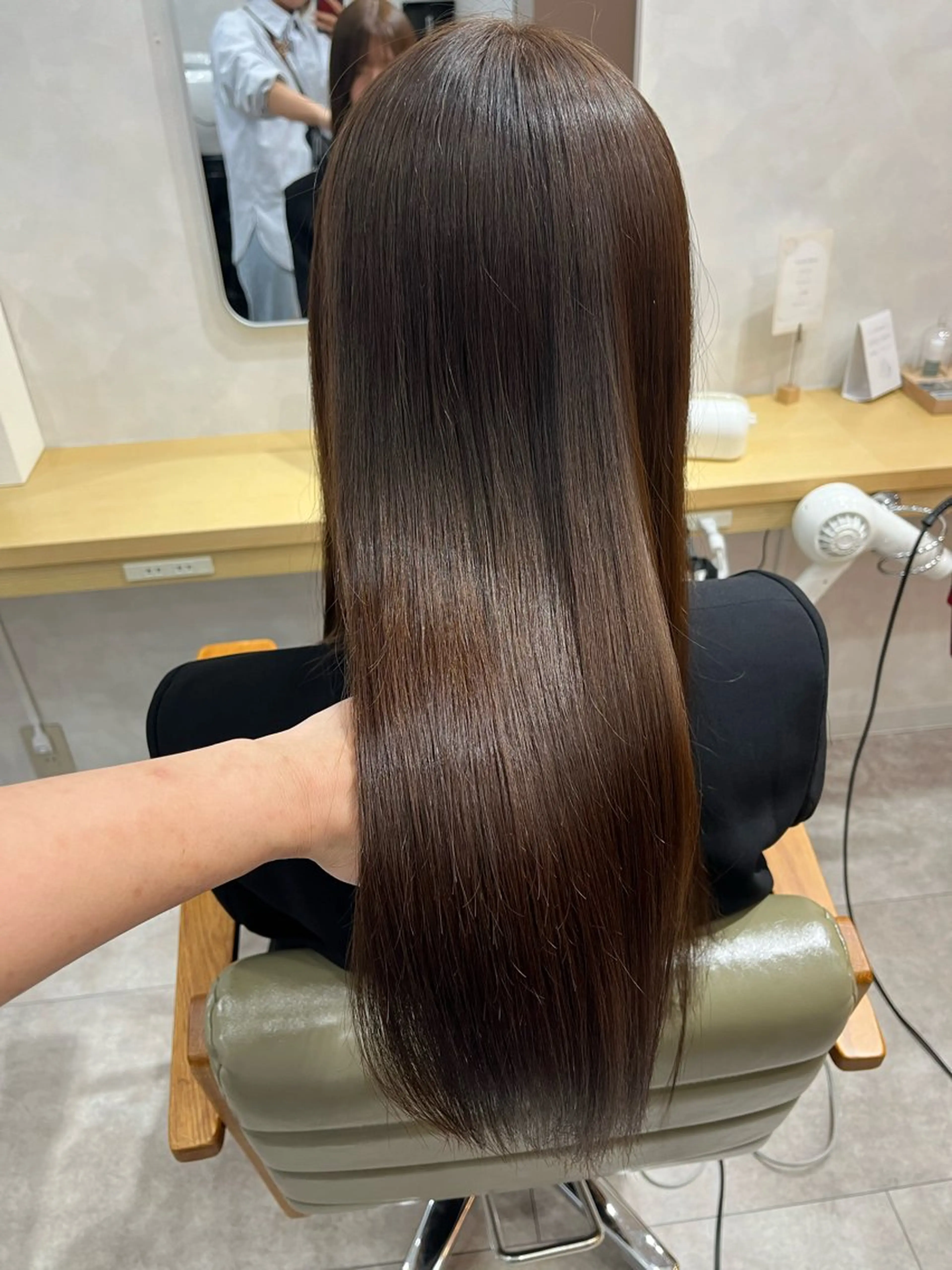 ロング カラー ベージュカラー ブリーチ ダブルカラー グレージュ ブリーチなしカラー 髪質改善/レイヤー/ ボブ/磯野史歩のヘアスタイル