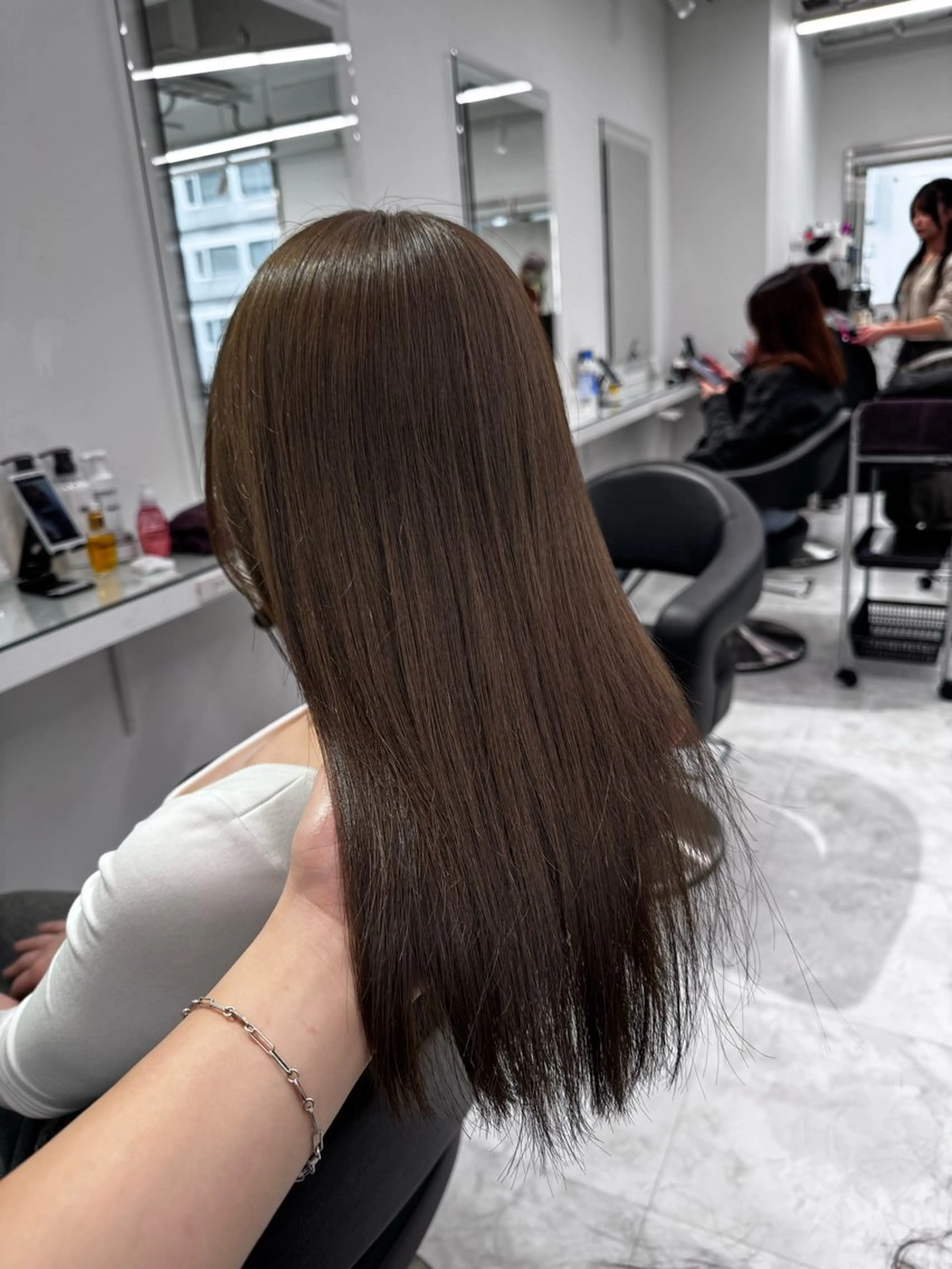 ロング カラー ヘアアレンジ カット ヘアカラー トリートメント ヘアセット 透け上品ハイトーン 職人ゆうと🤍のヘアスタイル