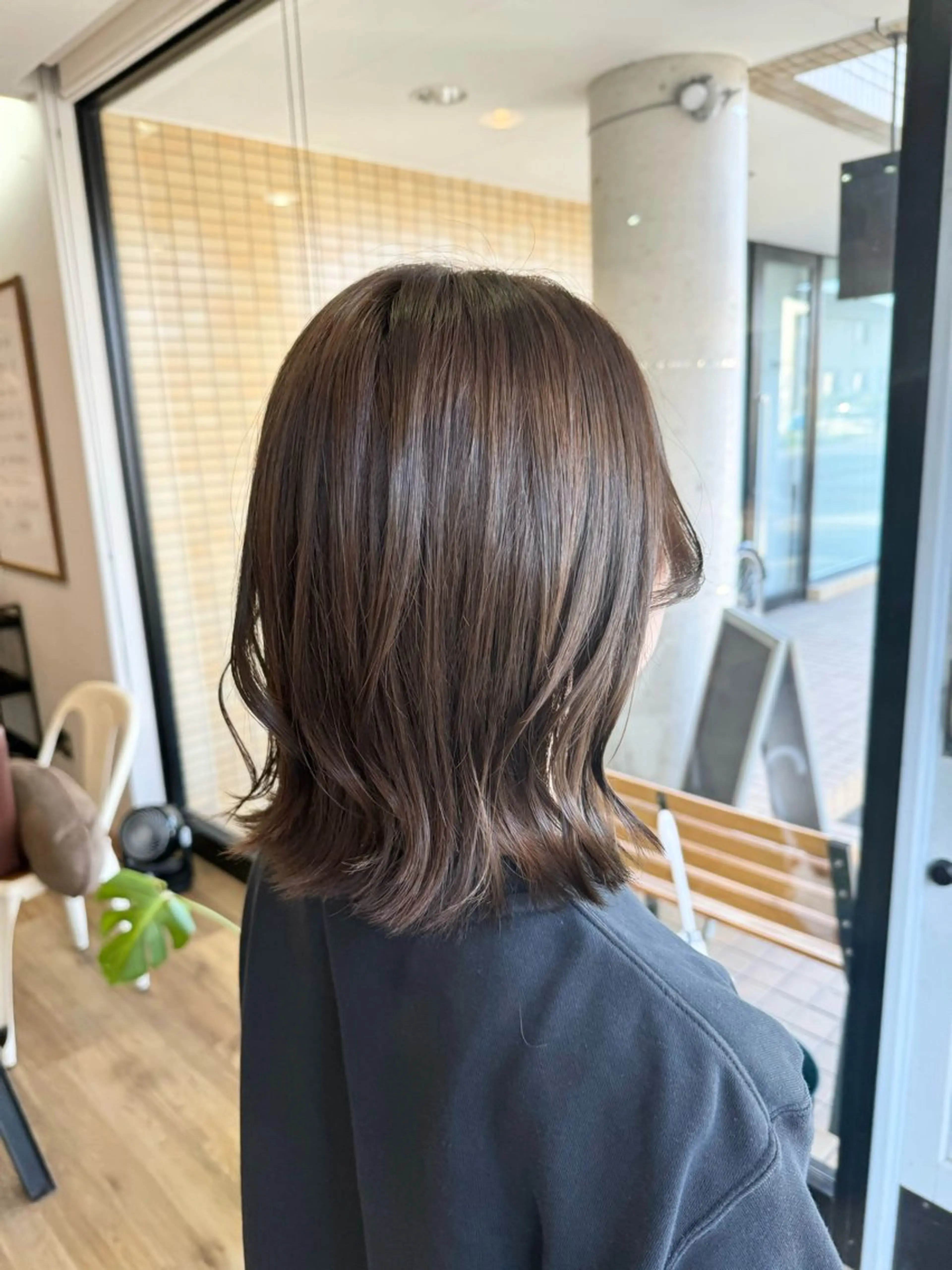 セミロング カラー ヘアカラー トリートメント ツキダテ ユイのヘアスタイル