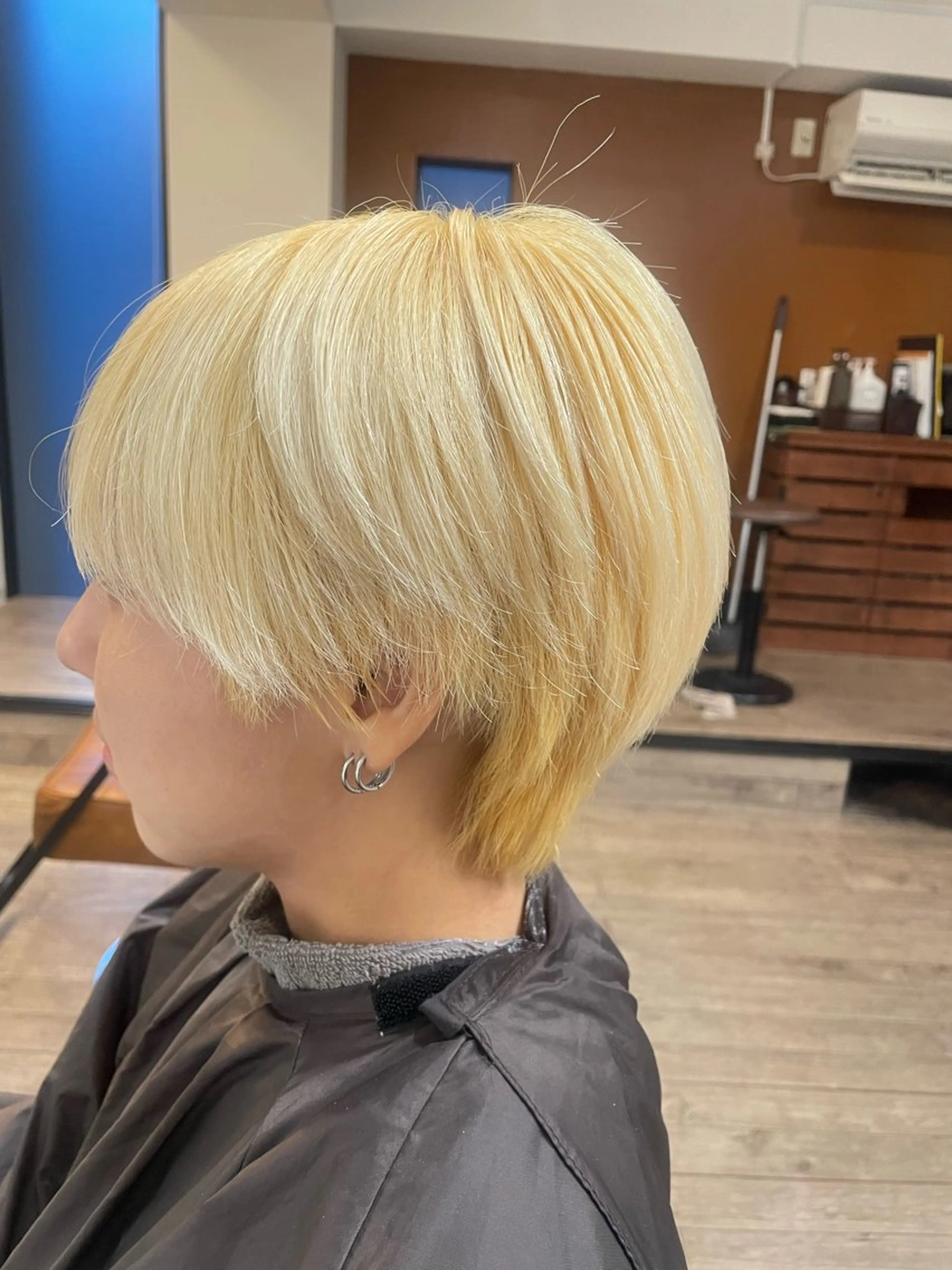 ショート カラー 抜きっぱなしブロンド ブロンド nalu新宿所属・🦋春山 さとみ🦋のヘアスタイル