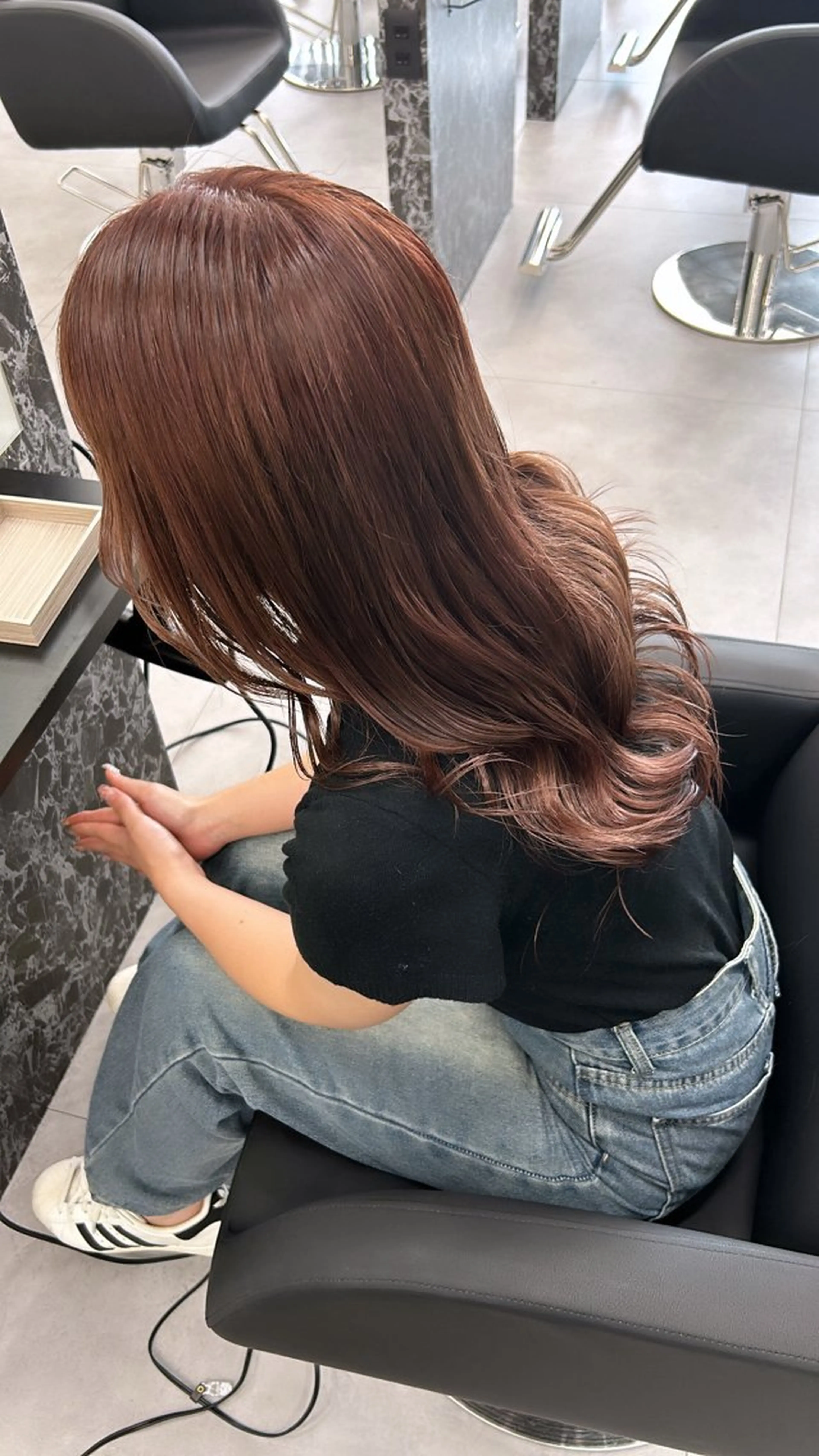 カラー 善財 康葵のヘアスタイル