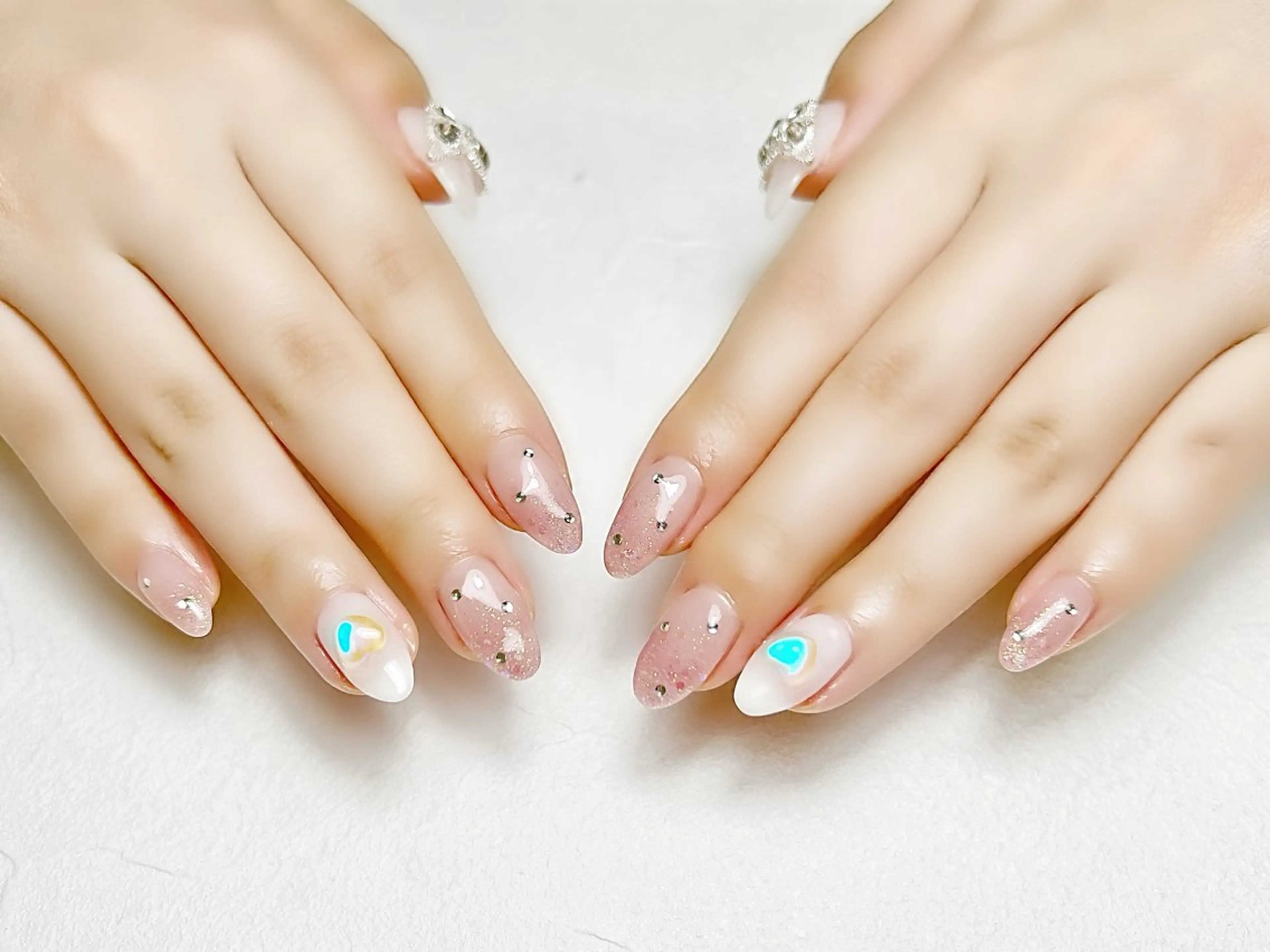 ネイル グラデーション ハート キラキラネイル 春ネイル rouse nail RISATOのネイルデザイン