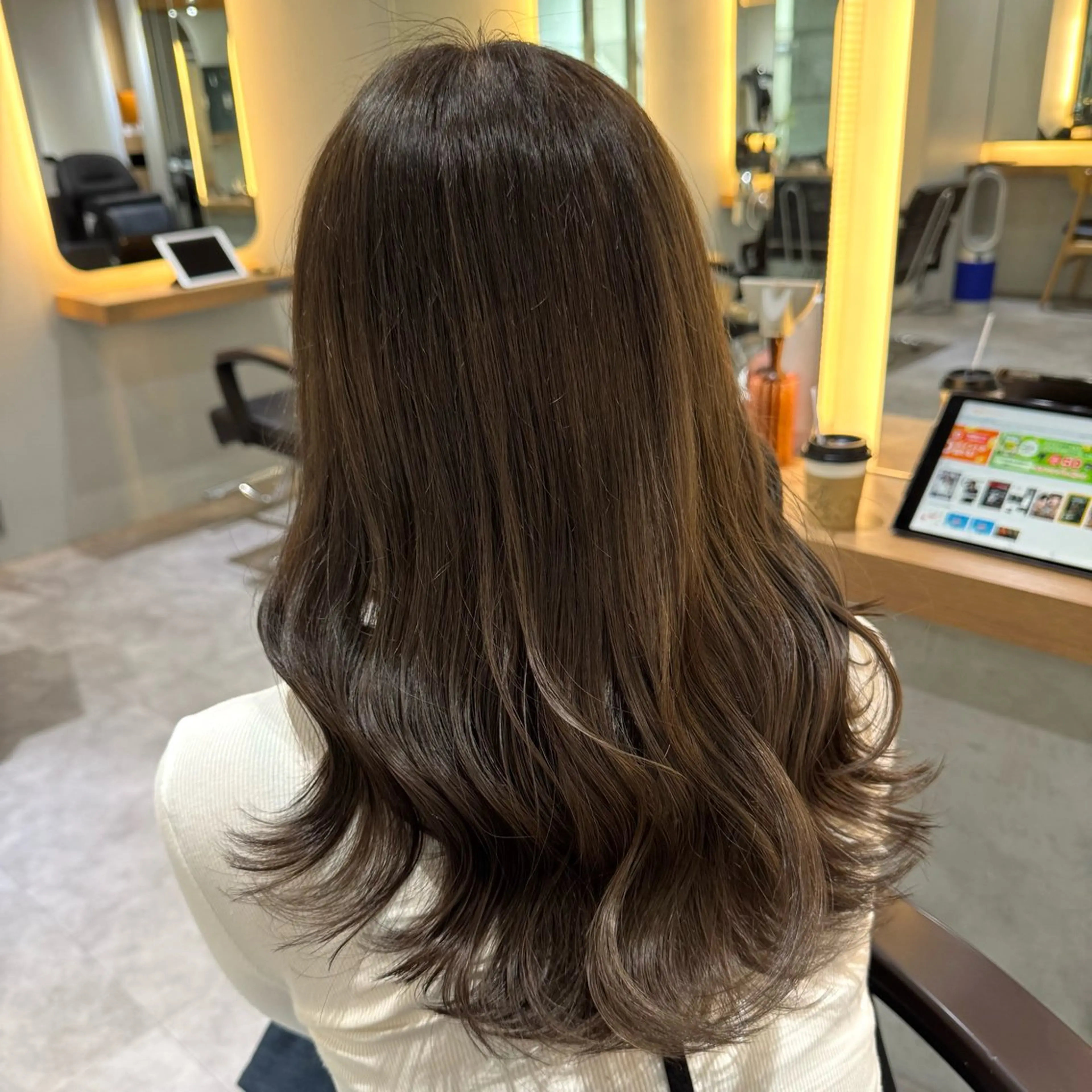 ロング カラー ヘアアレンジ ヘアカラー ブリーチなしカラー /ベージュ/安形翔のヘアスタイル