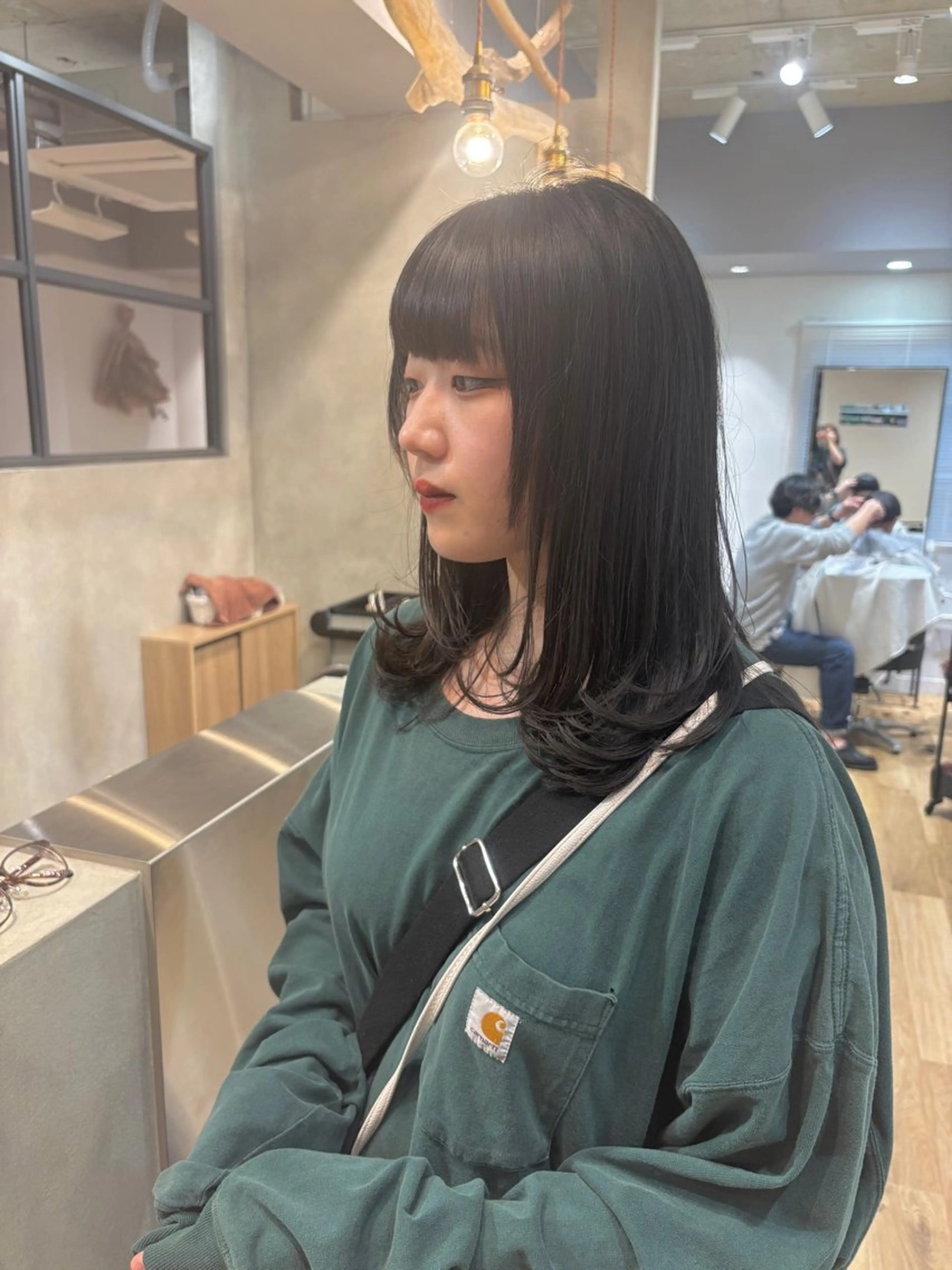 ミディアム レイヤーカット ウルフカット カット まつい みるのヘアスタイル