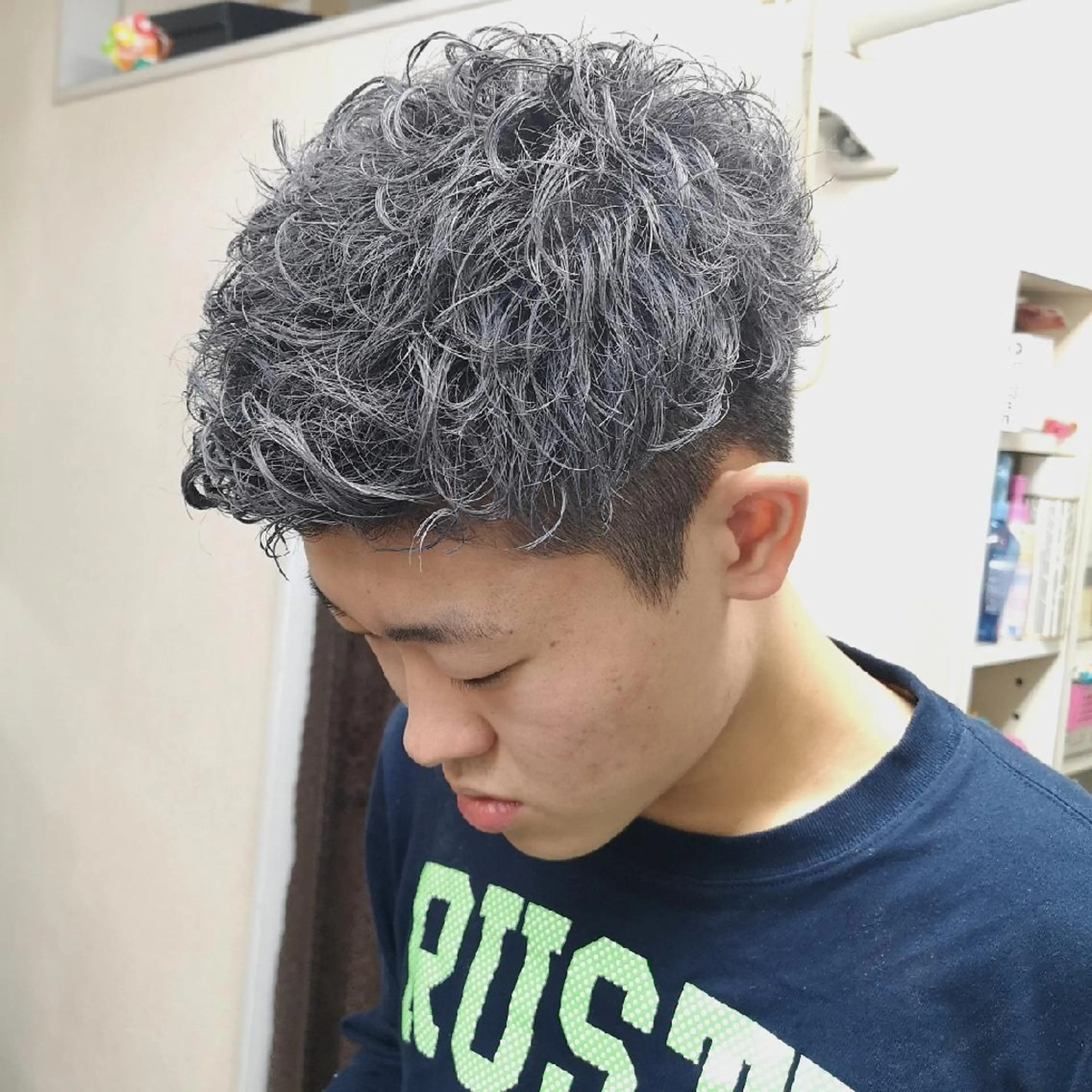 カラー パーマ メンズ 渡辺 愛枝/艶カラー🩵のヘアスタイル