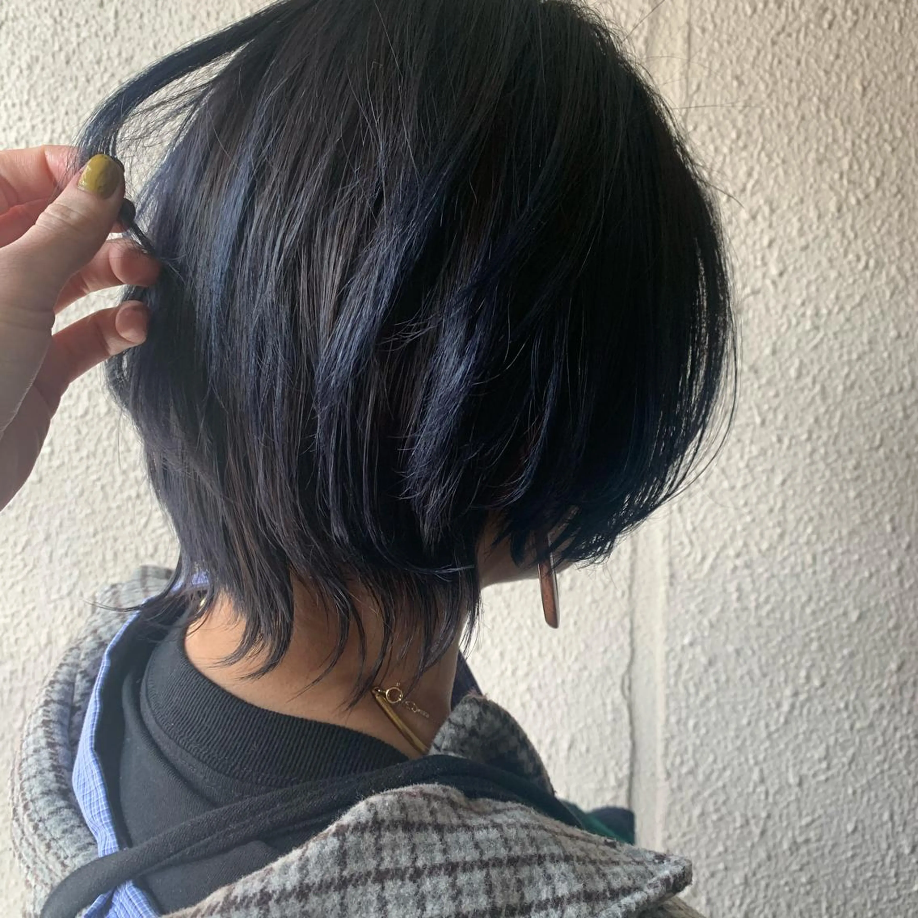 ショート カラー ネイビーカラー chouette/ 根本優希のヘアスタイル