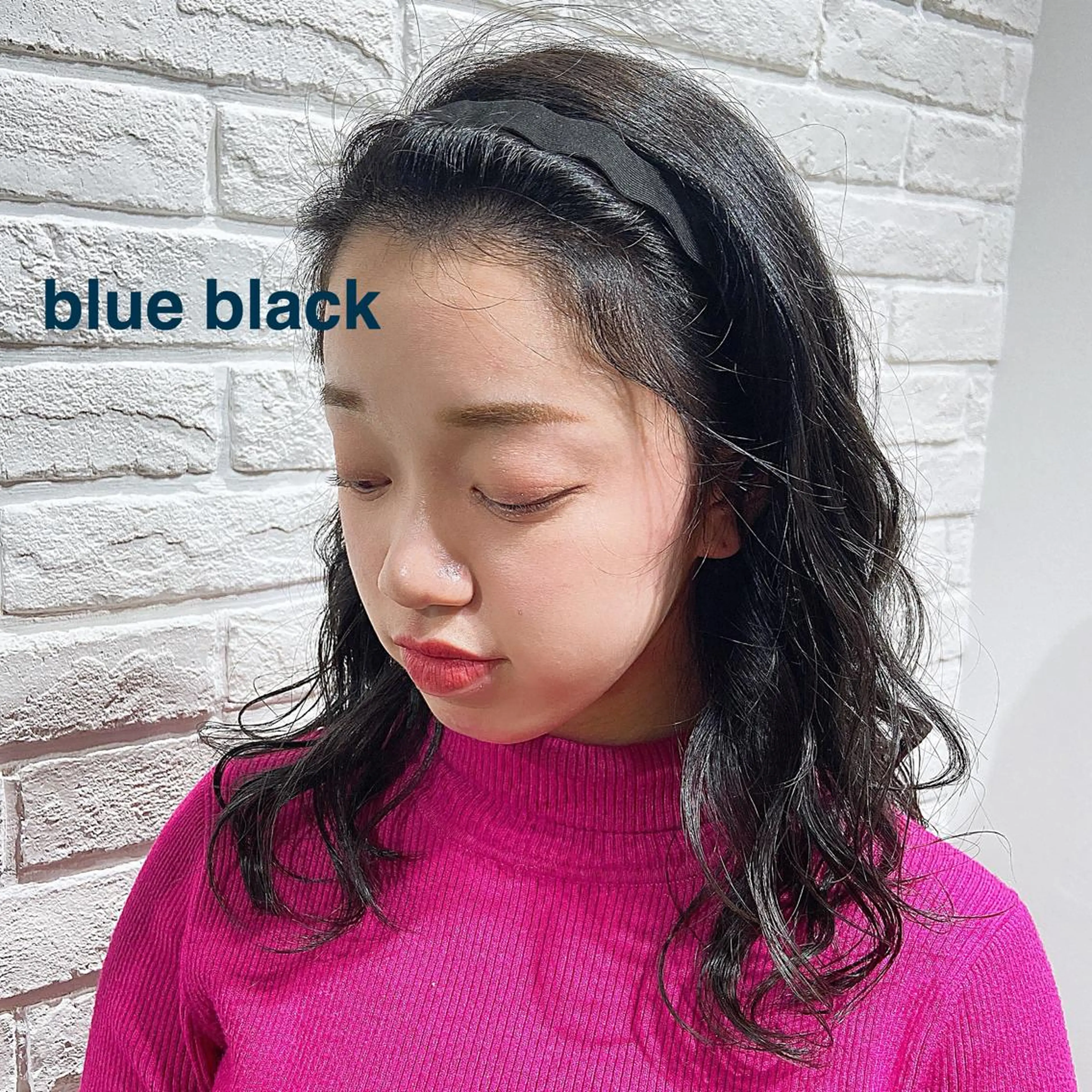 セミロング カラー merc.🌿💚 八幡真衣のヘアスタイル