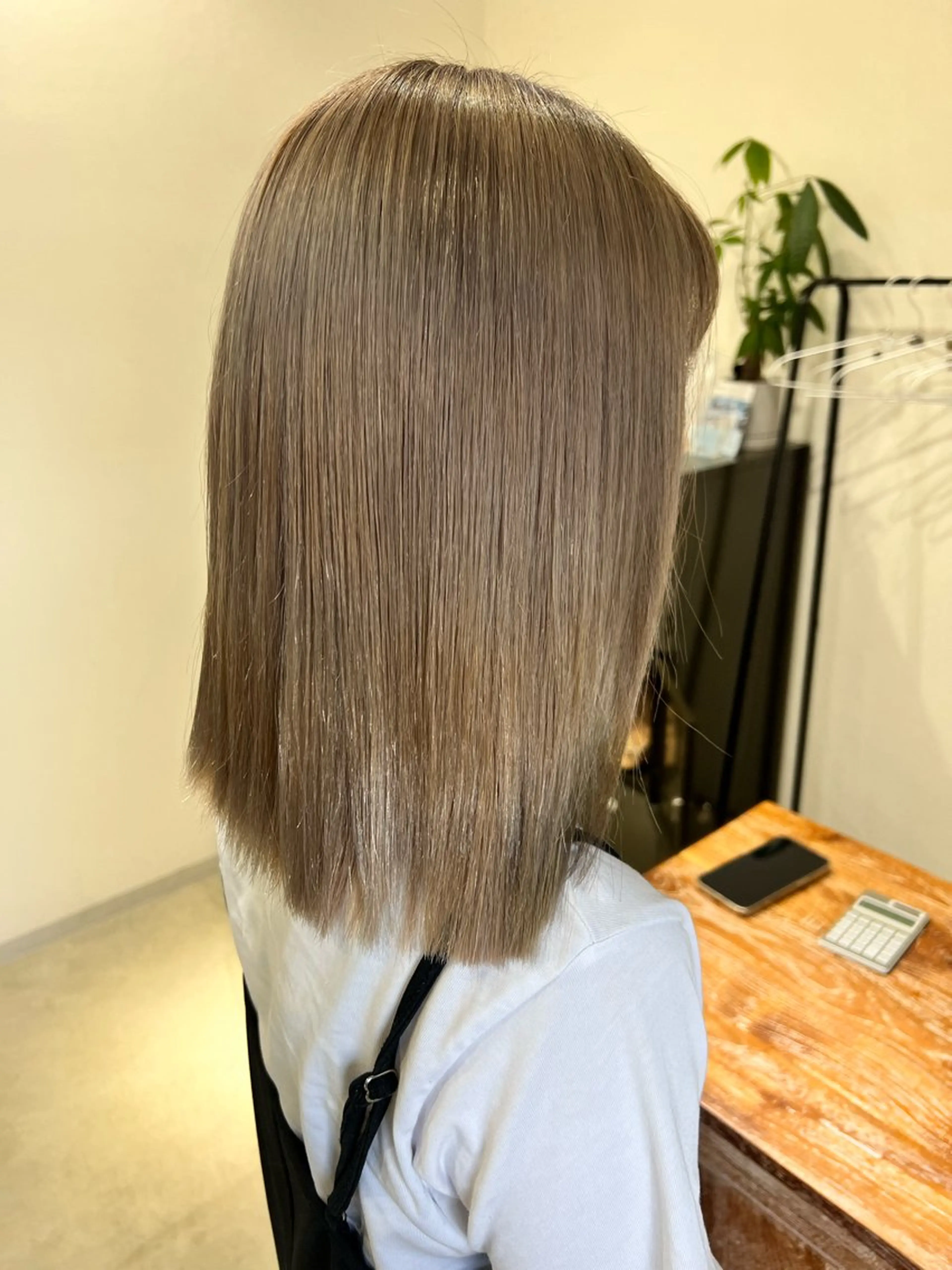 ミディアム anB ハルカのヘアスタイル
