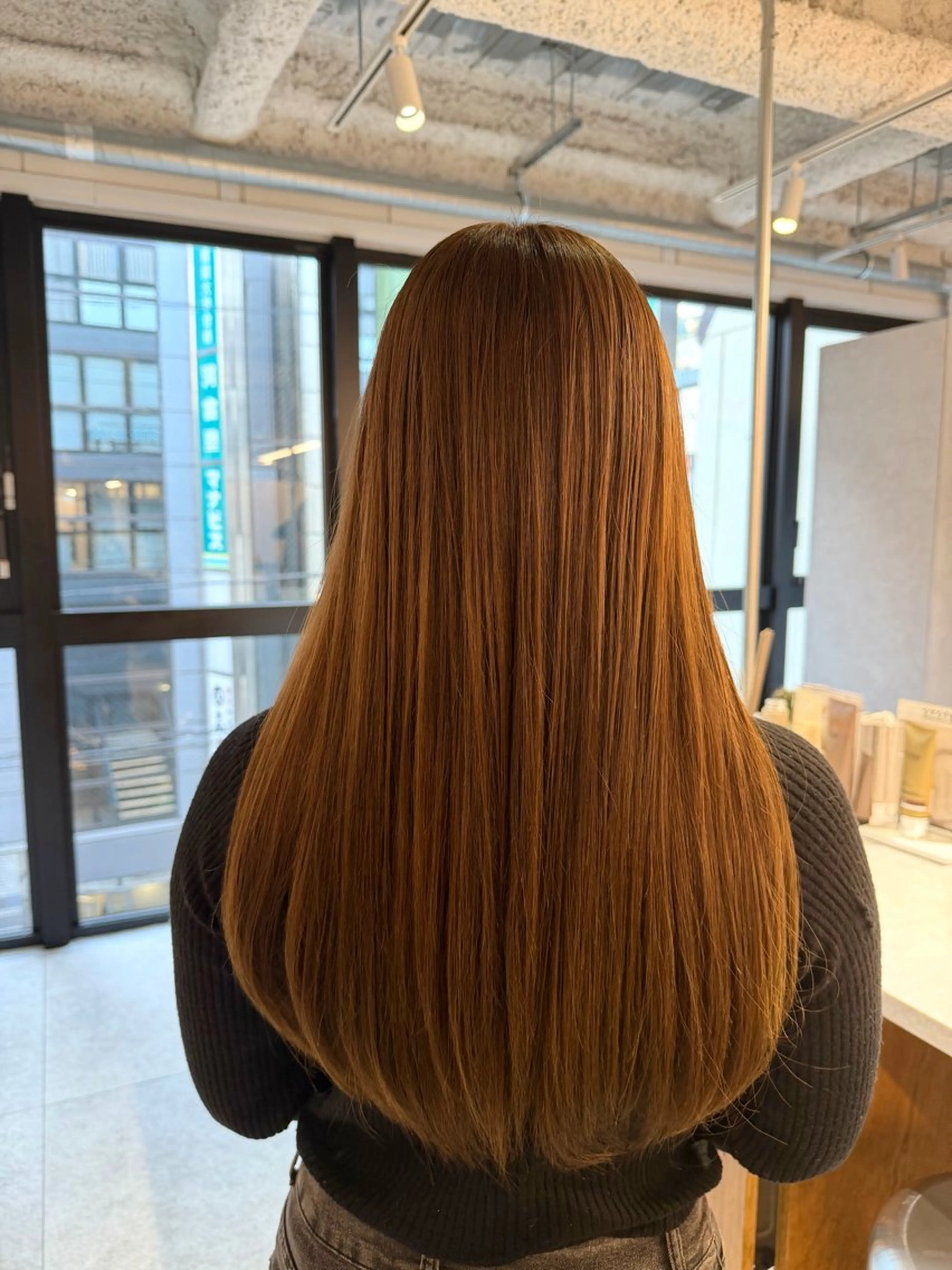 セミロング カラー カット ヘアカラー 新島 涼のヘアスタイル