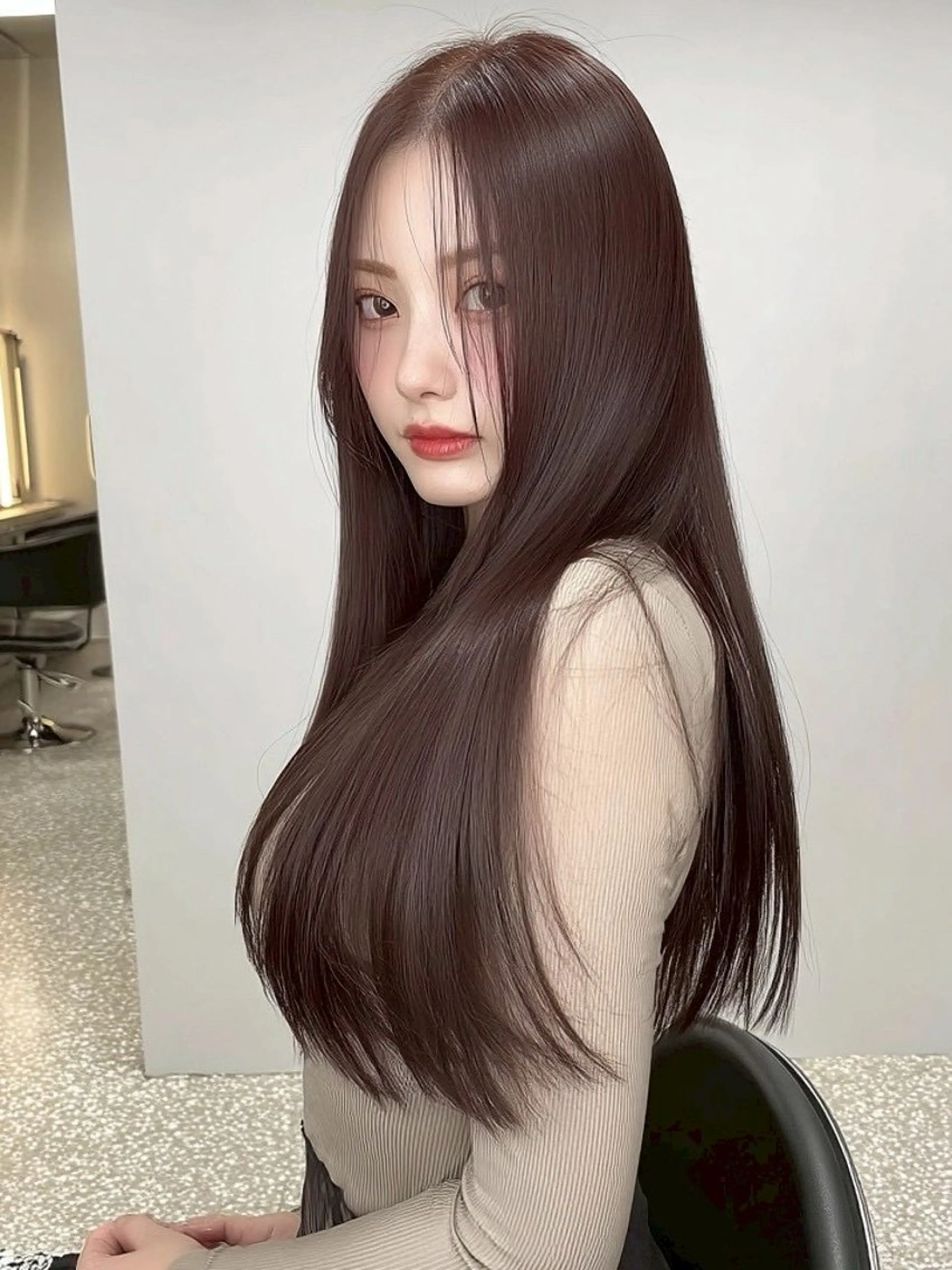 ロング カラー 透明感カラー くびれヘア 顔周りカット ヨシンモリ 韓国風ヘア カット ヘアカラー トリートメント 京都韓国ヘア🇰🇷 /髪質改善/透カラーのヘアスタイル