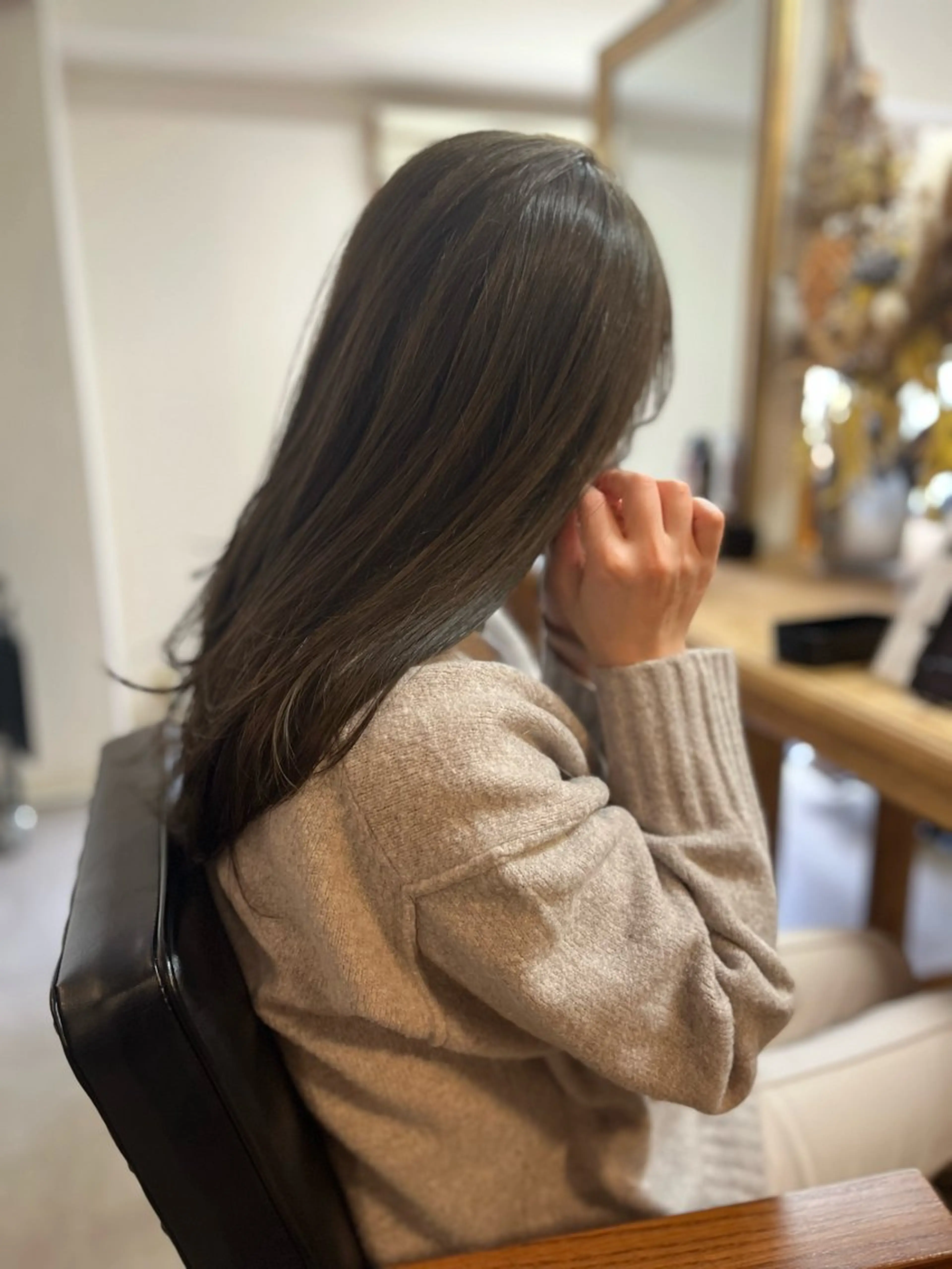 ロング カット ヘアカラー トリートメント ヘアセット 縮毛矯正✨グレー ジュカラー✨MOEのヘアスタイル