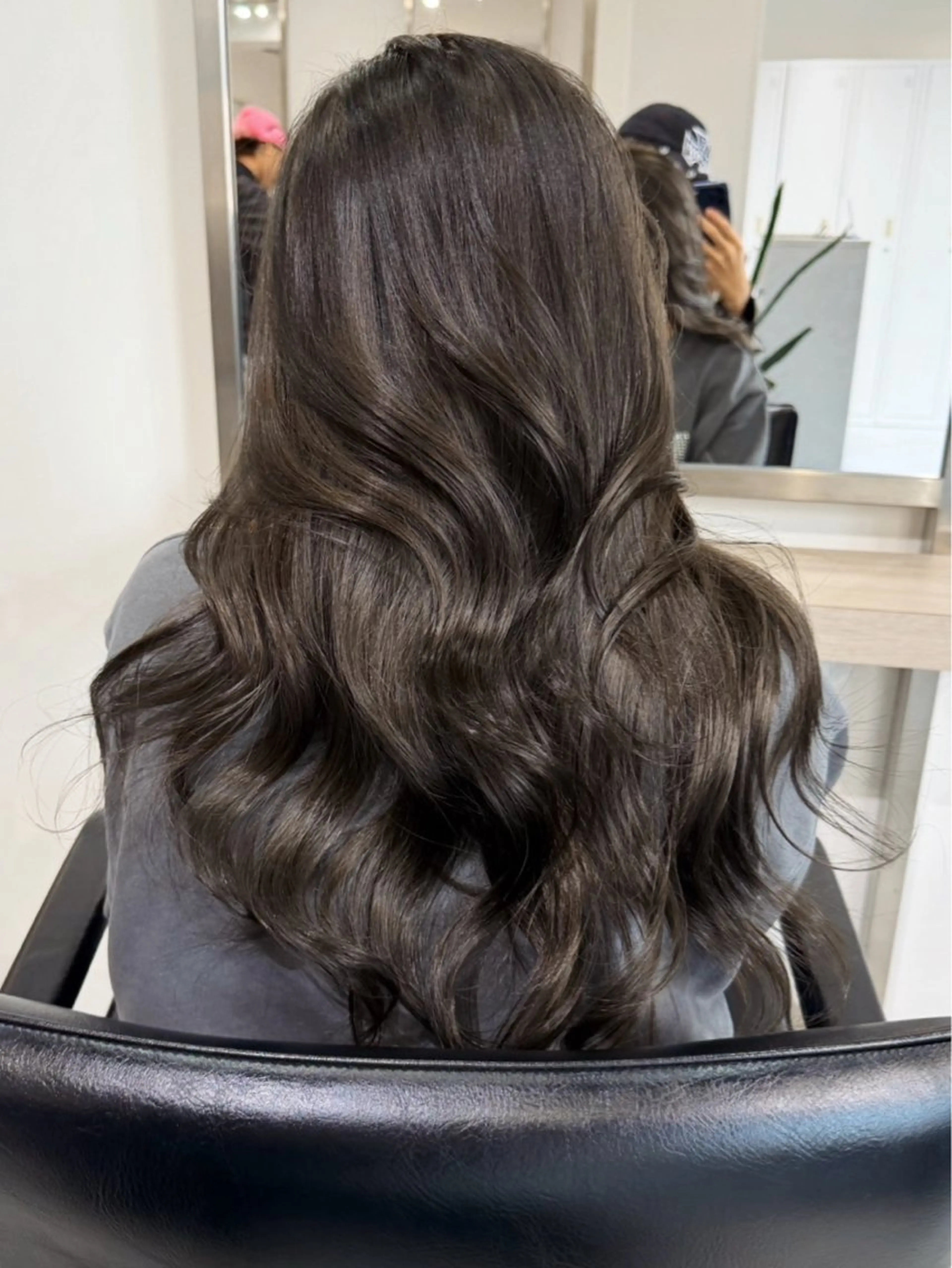 カラー ダークグレー ダークグレージュ グレージュ ヘアカラー YOLO/ HANAのヘアスタイル