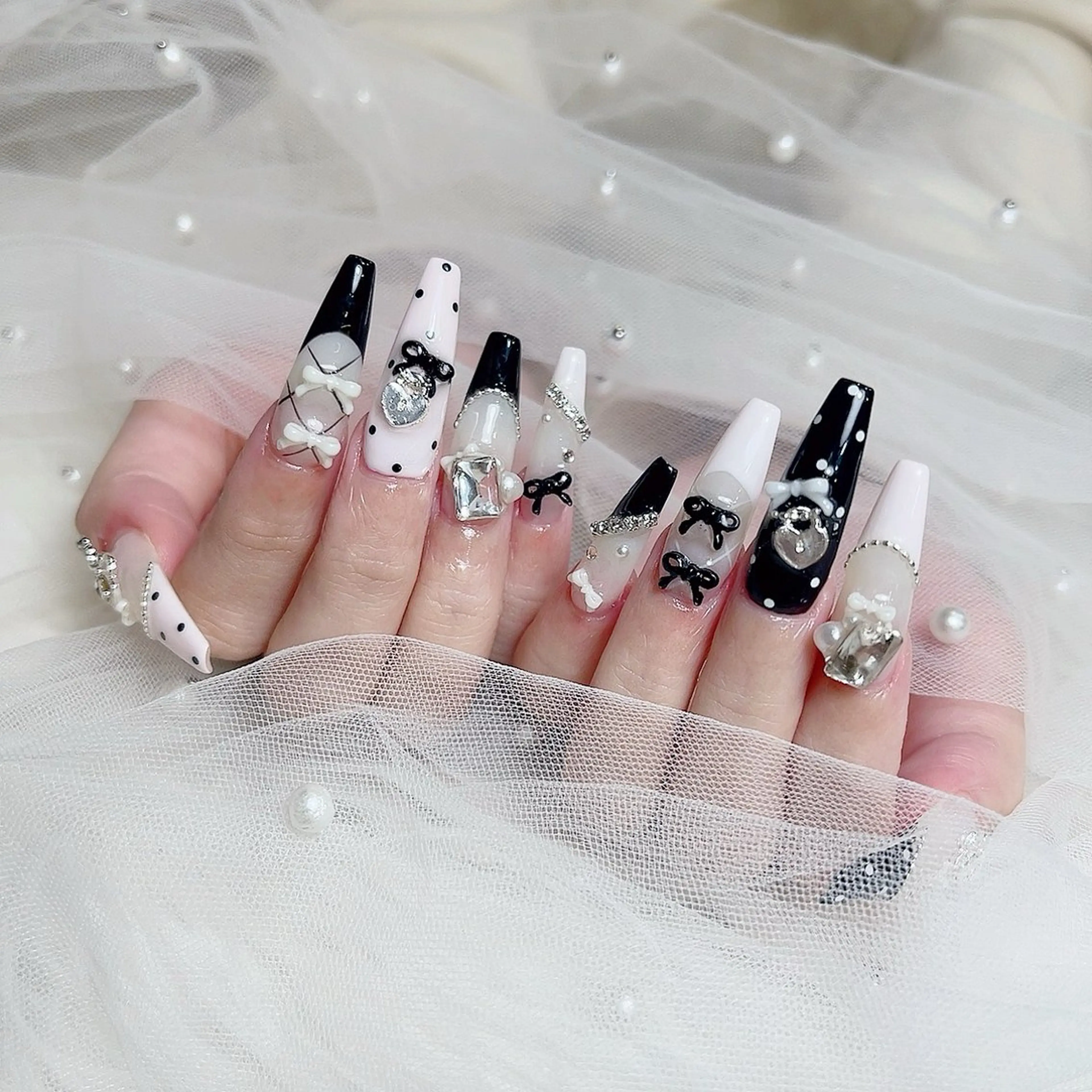 ロング ハンドネイル Chiin Nailのネイルデザイン