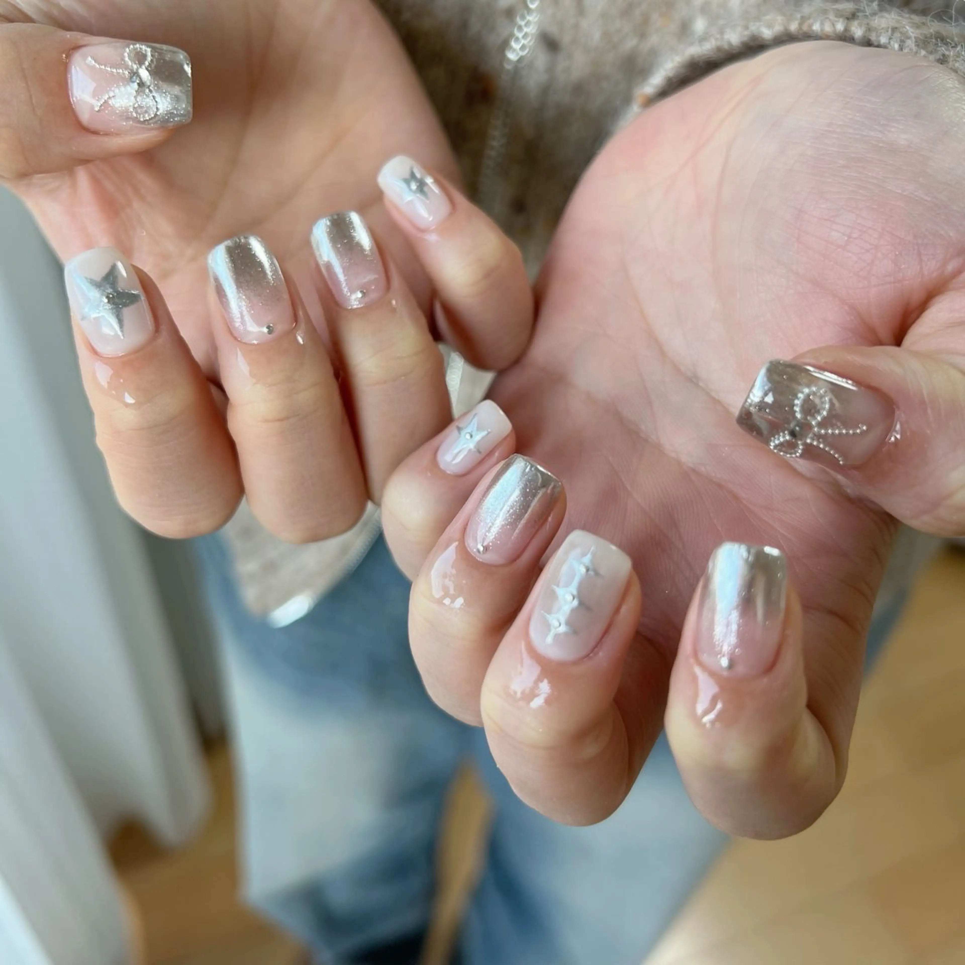 ネイル アートネイル ミラーネイル リボン ハンドネイル 川端 京香のネイルデザイン