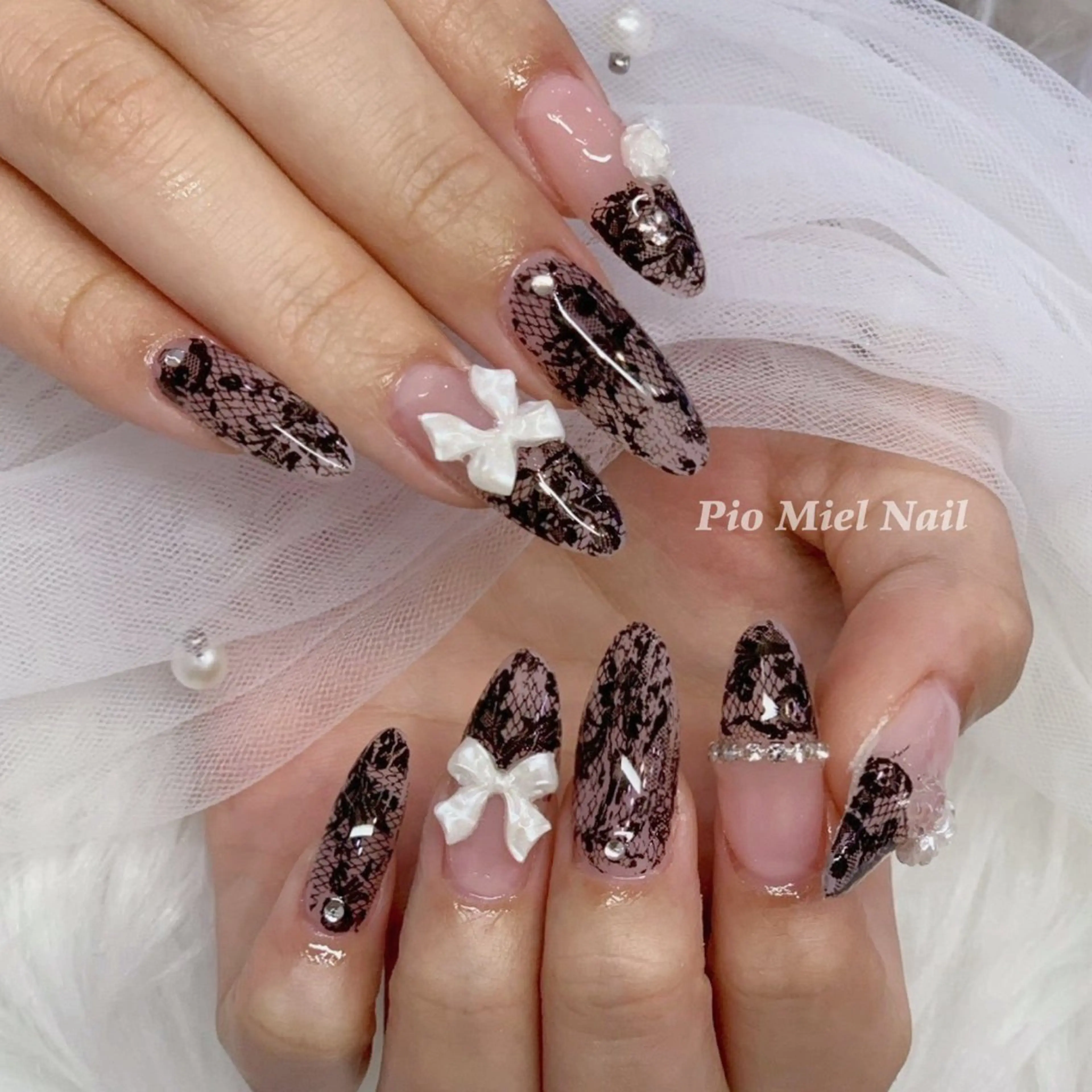 ネイル フレンチネイル ガーリー 韓国ネイル レース ロングネイル ハンドネイル momo 長さだしのネイルデザイン