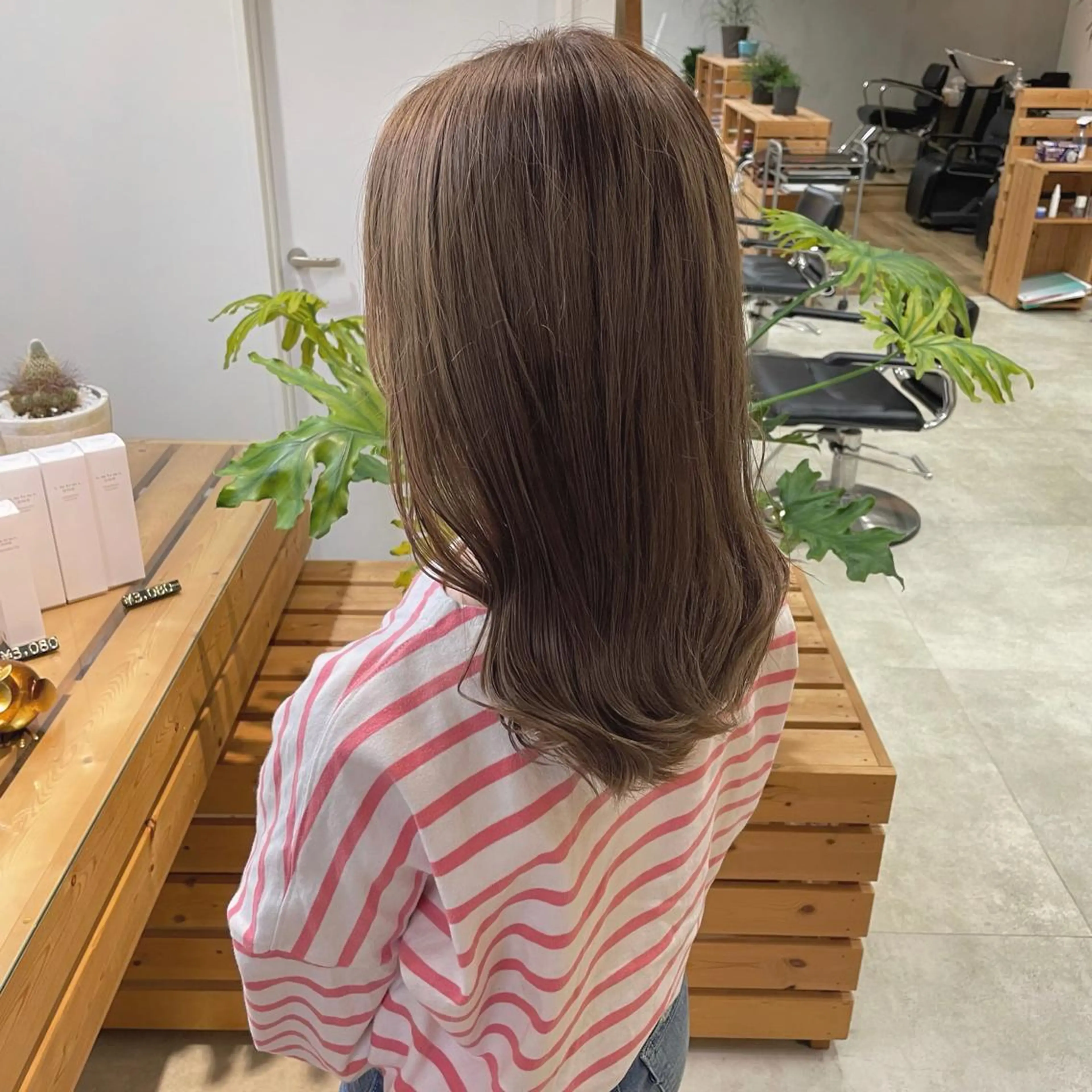 カラー LadA hair.makeのヘアスタイル