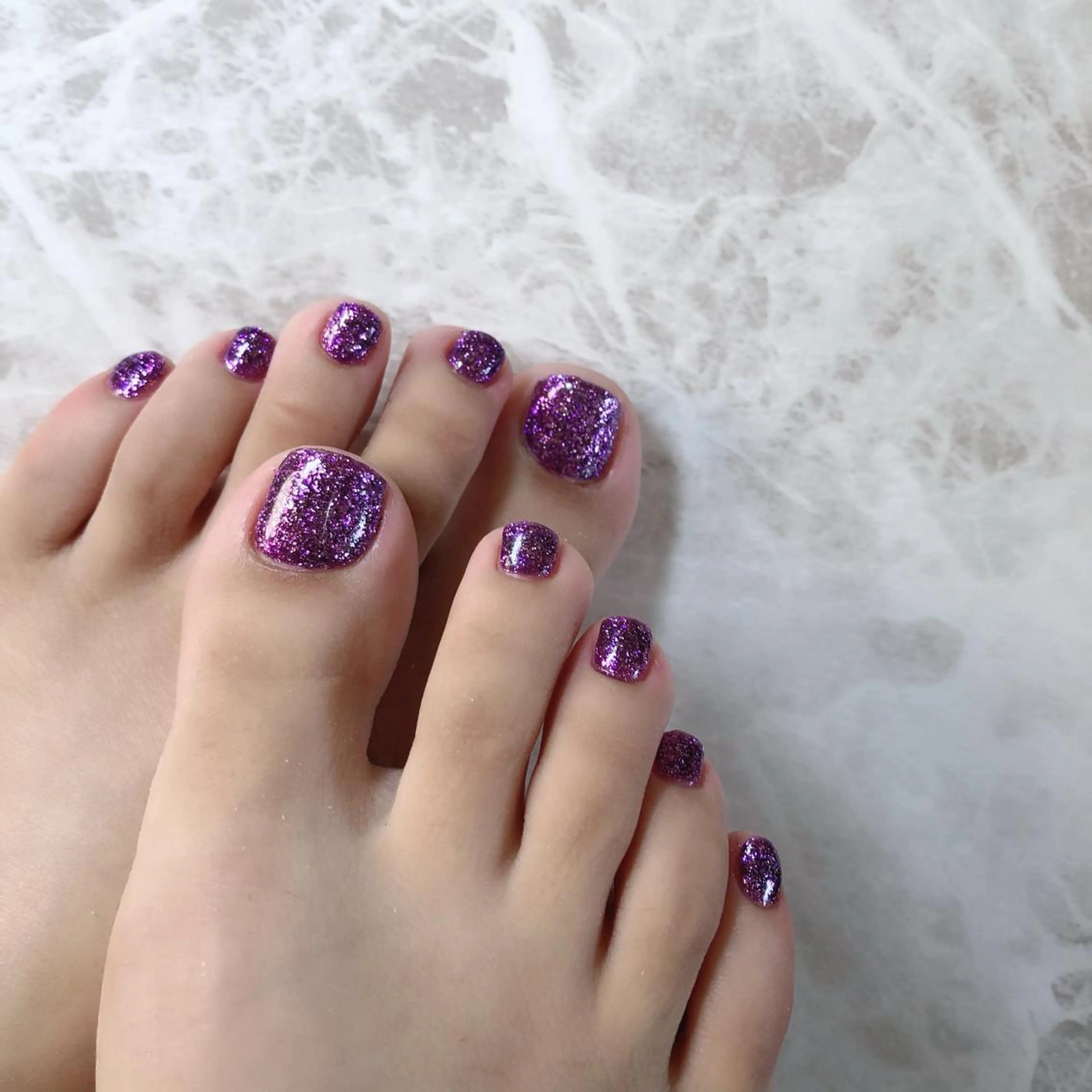 ネイル フットネイル フレンチネイル ジェルネイル ラメ(グリッター) ラメグラデーション NEO Beauty Salon所属・𝐍𝐄𝐎 𝐉𝐔𝐑𝐈のネイルデザイン