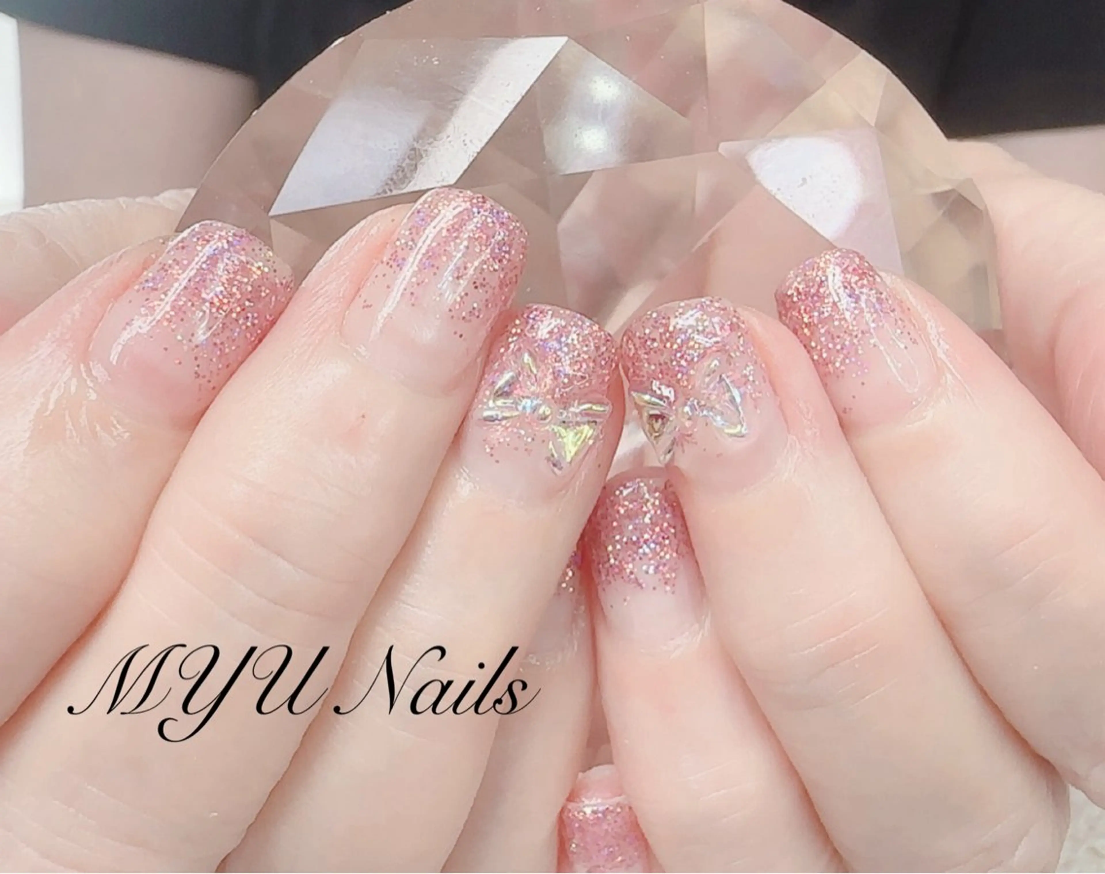 ネイル ジェルネイル グラデーション ラメ(グリッター) ラメグラデーション 持ち込み ハンドネイル MYU Nails所属・MYU Nailsのネイルデザイン