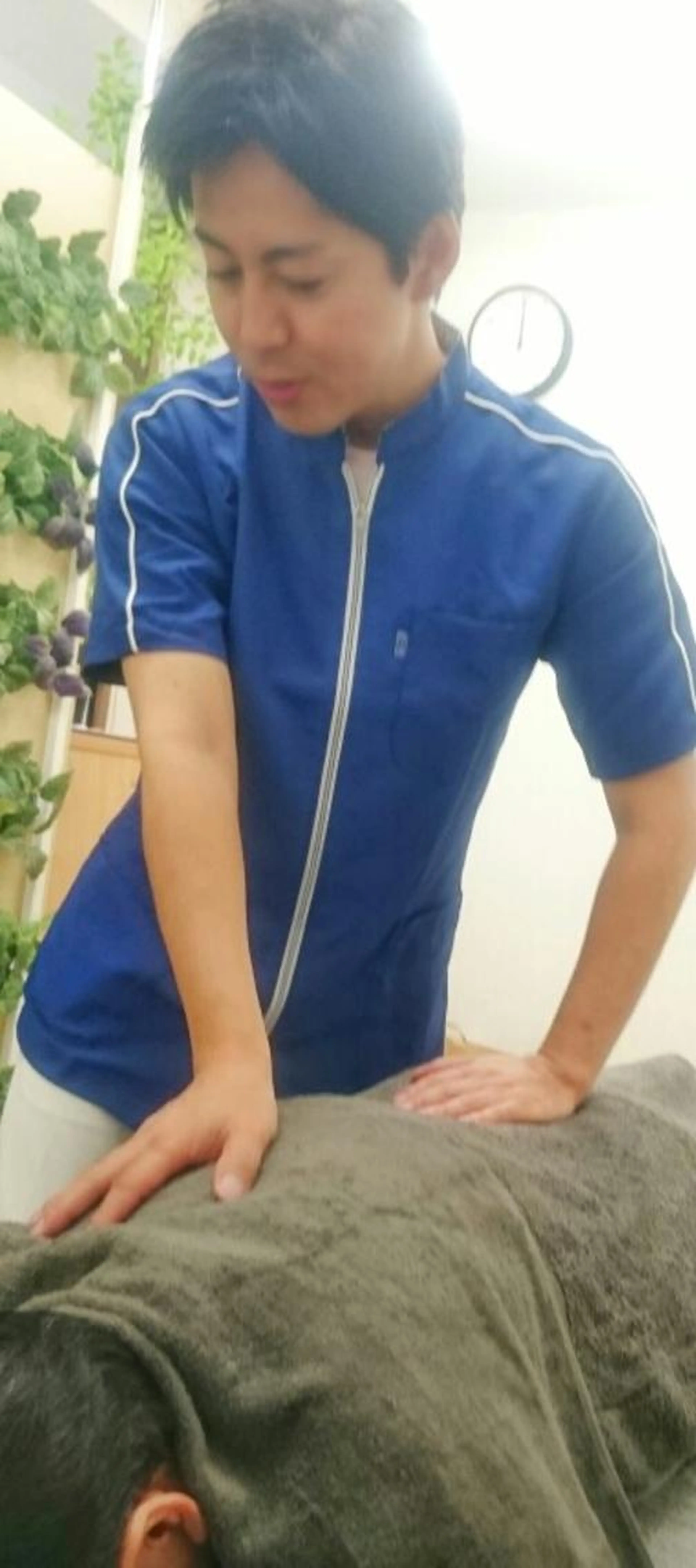 腰の痛み整体 コース。腰が痛くて仕事や勉強に集中できないあなたへ。の写真