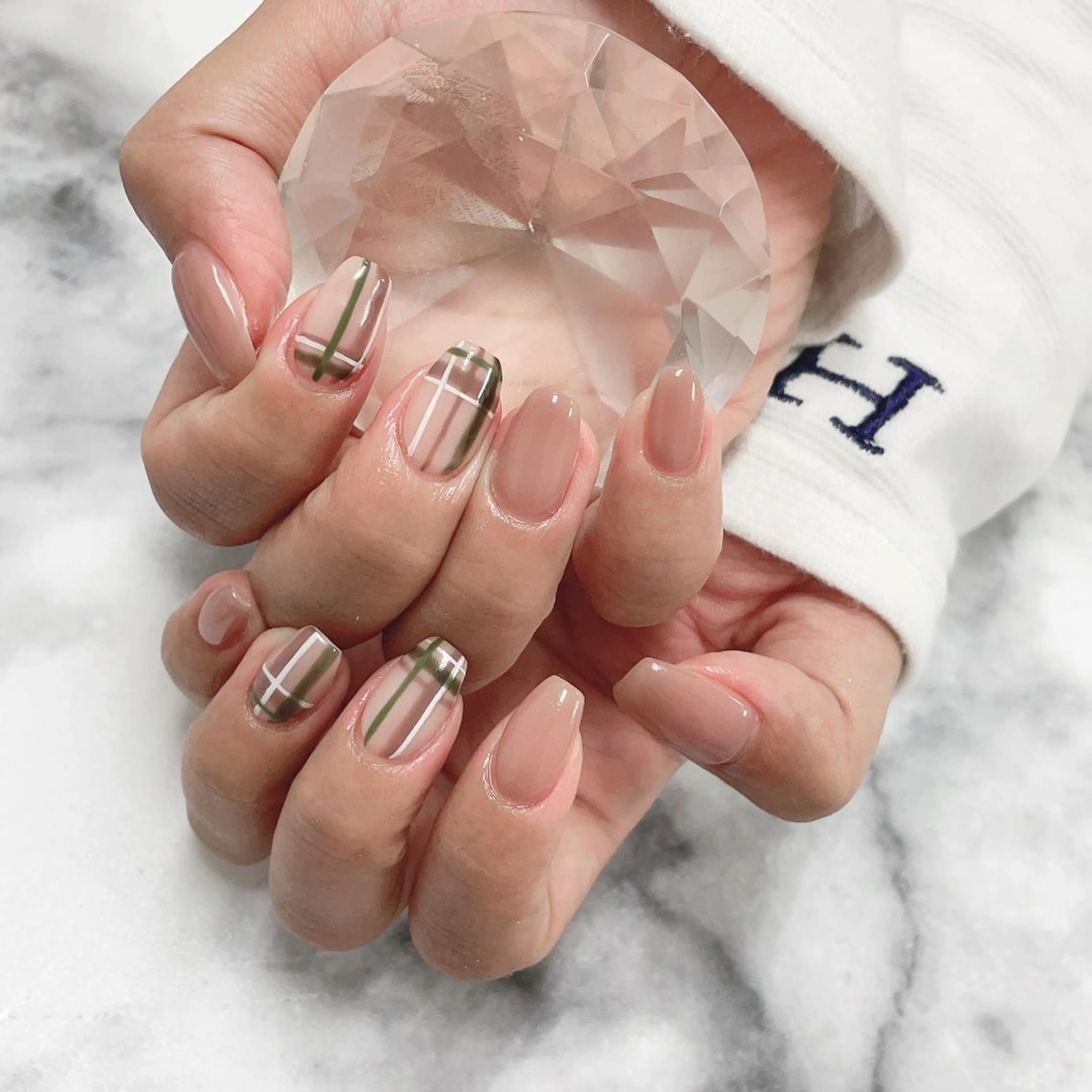 ミディアム ネイル ハンドネイル ハンドケア 💎ビューティサロン 湘南　RIRAN💎のネイルデザイン