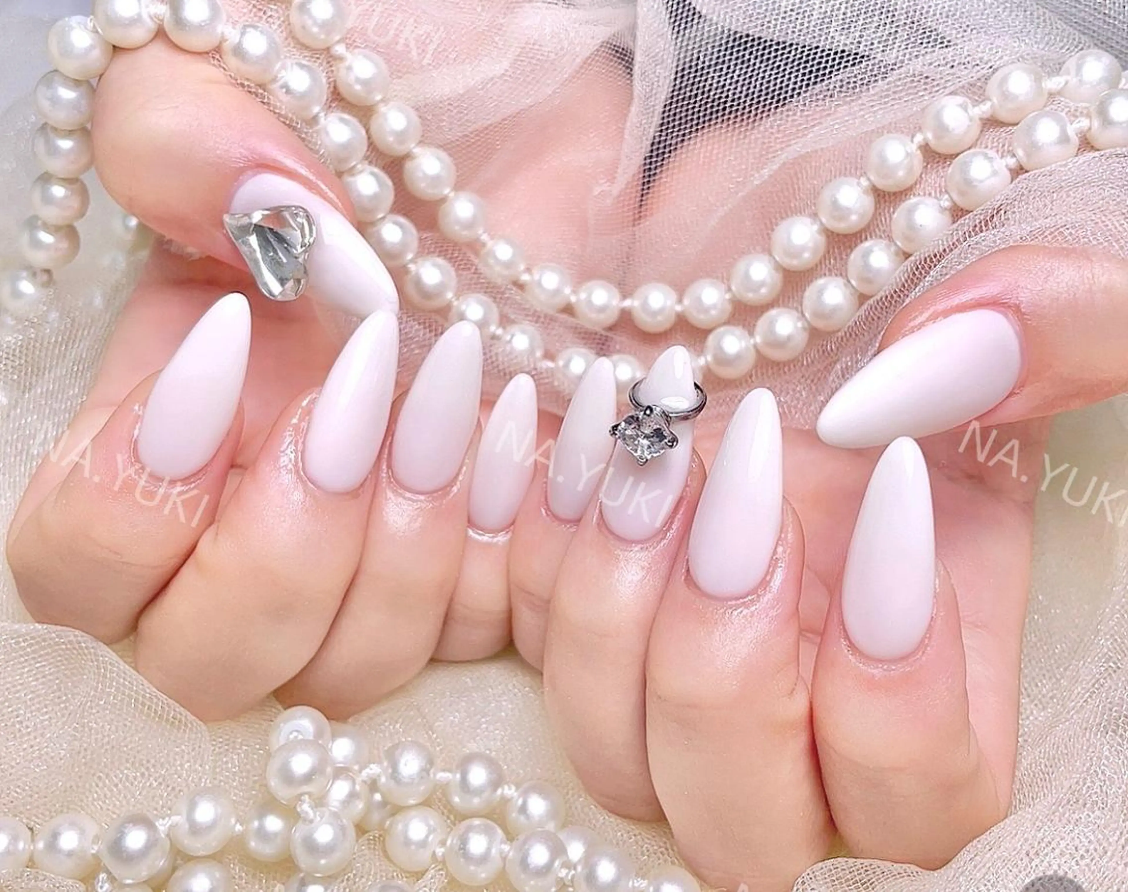 ネイル 🌷 Mooning 🌷のネイルデザイン