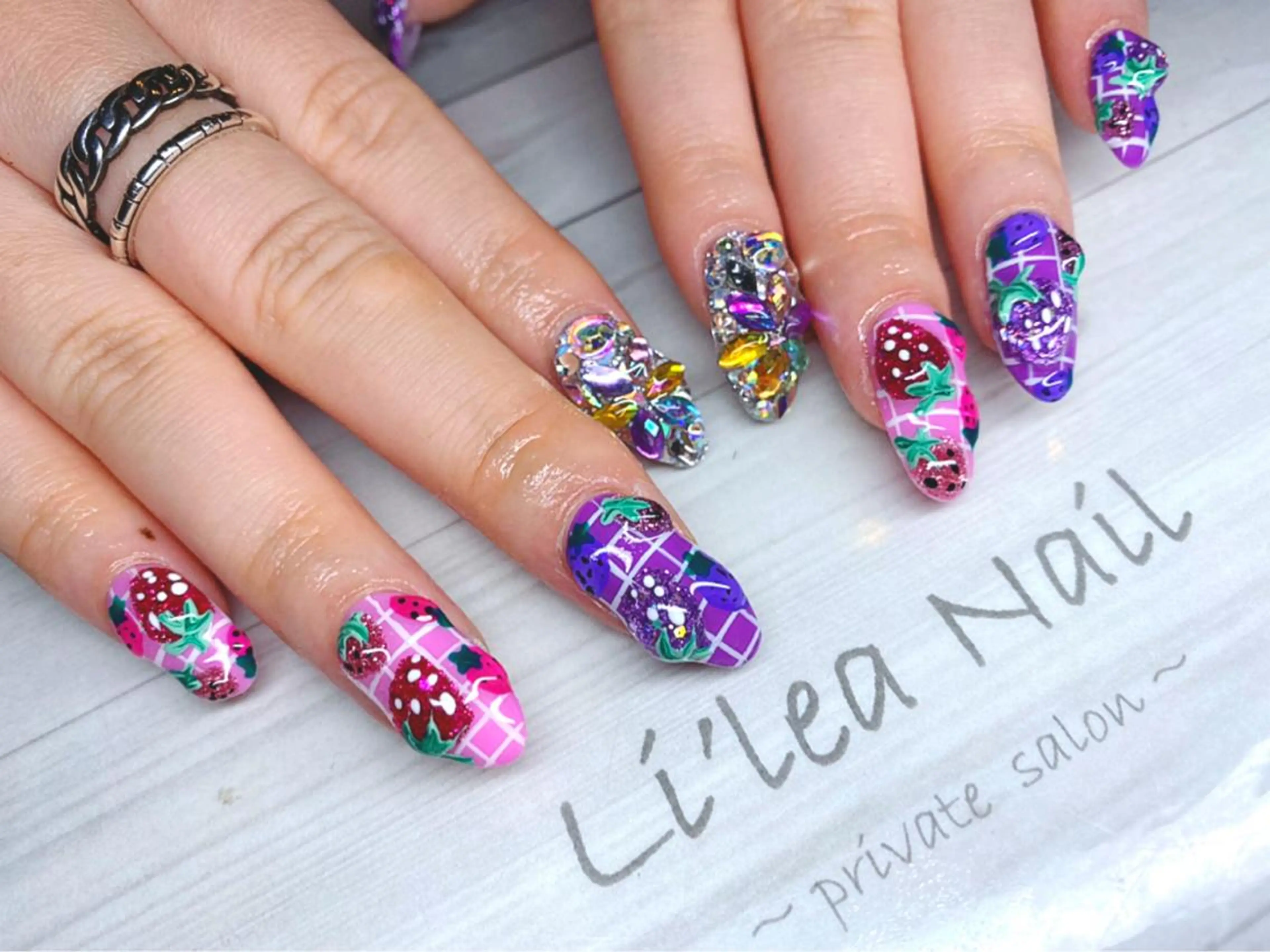 ネイル Li'leaNail AINAのネイルデザイン