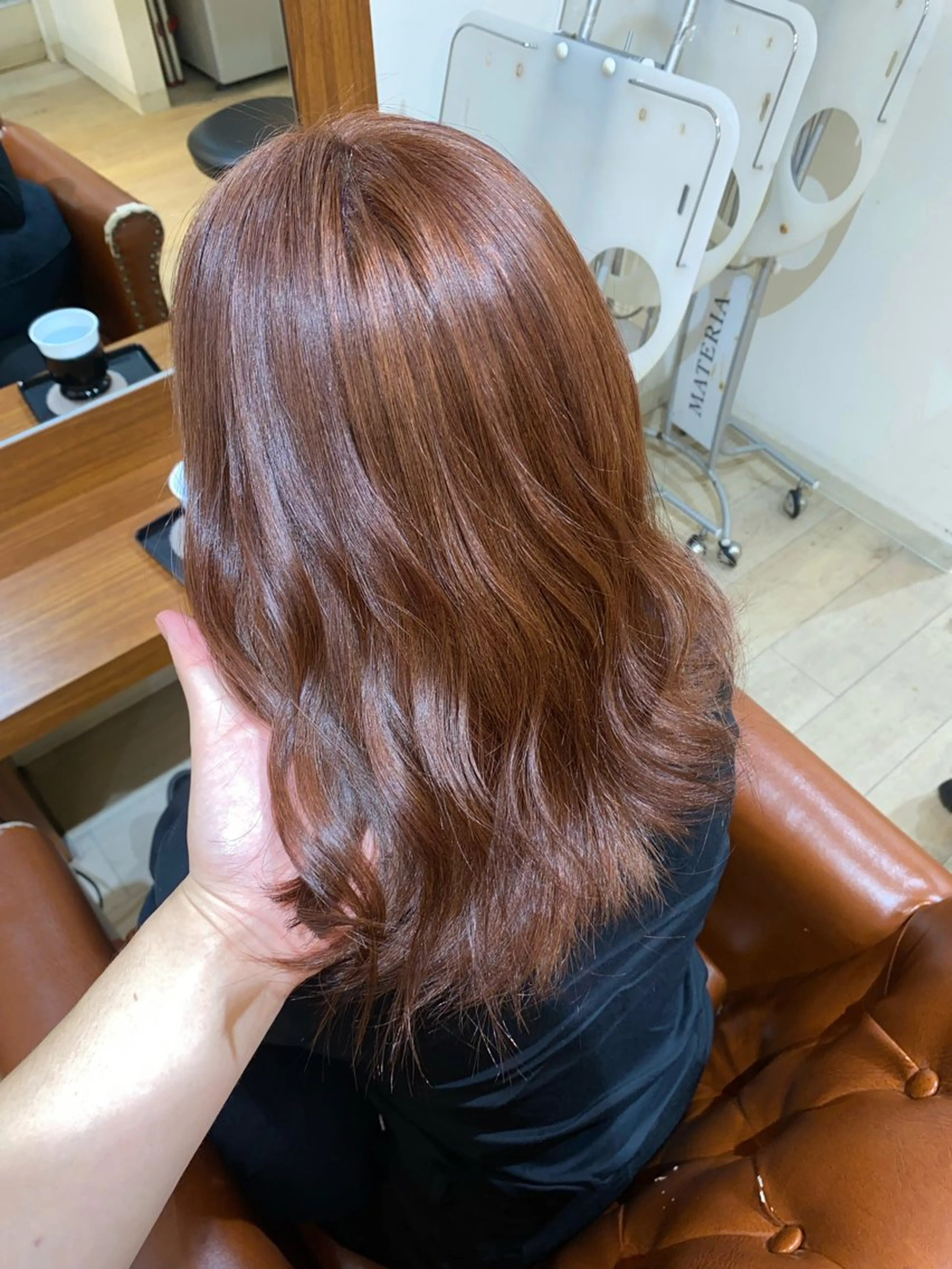 セミロング カラー ブリーチ ブラウンカラー ケアブリーチ レッドカラー レッドブラウン 縮毛矯正とレイヤー /杉村凜汰郎のヘアスタイル