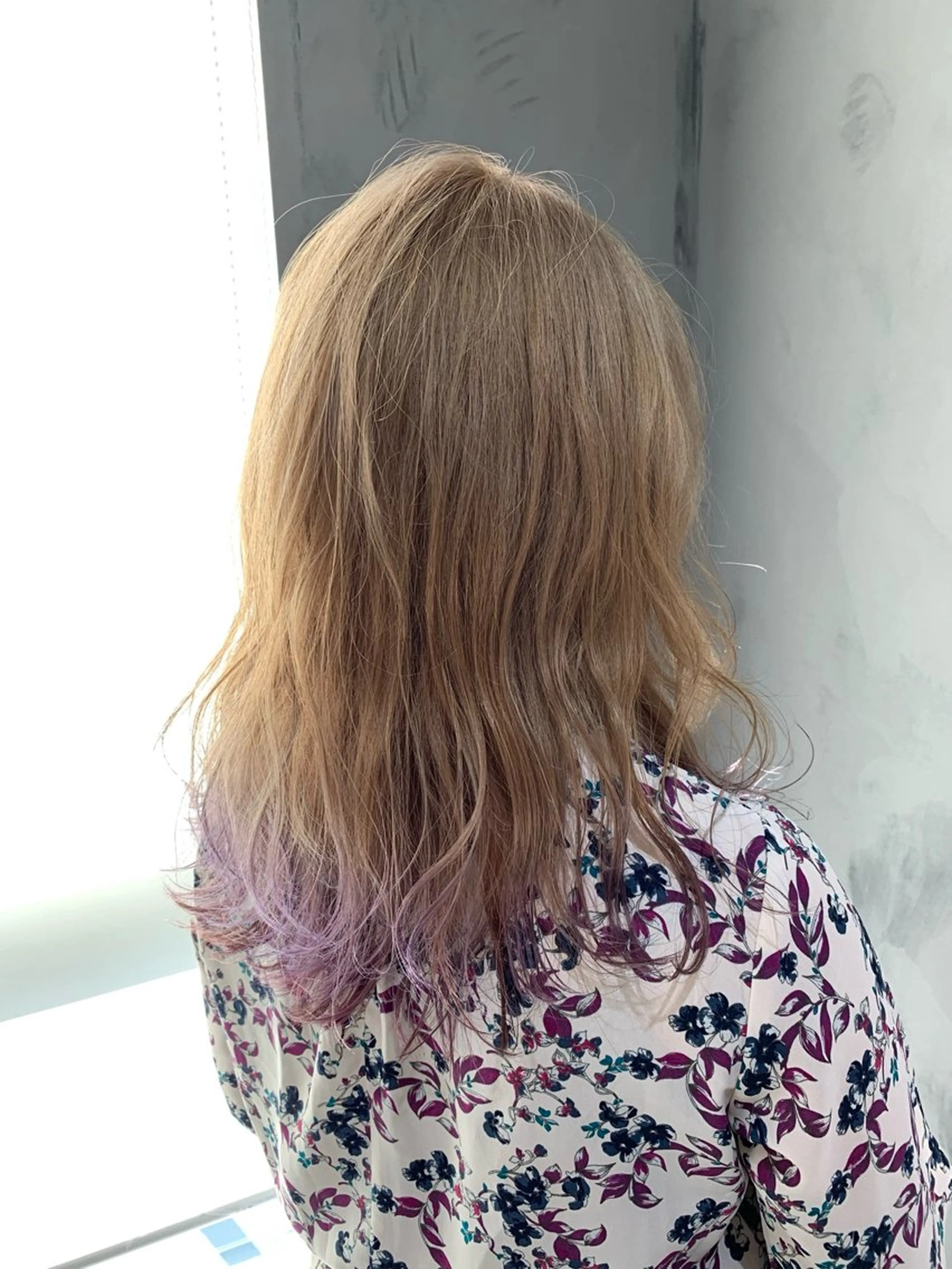 セミロング パープルカラー レイヤー/髪質改善/ ブリーチ/コタケのヘアスタイル