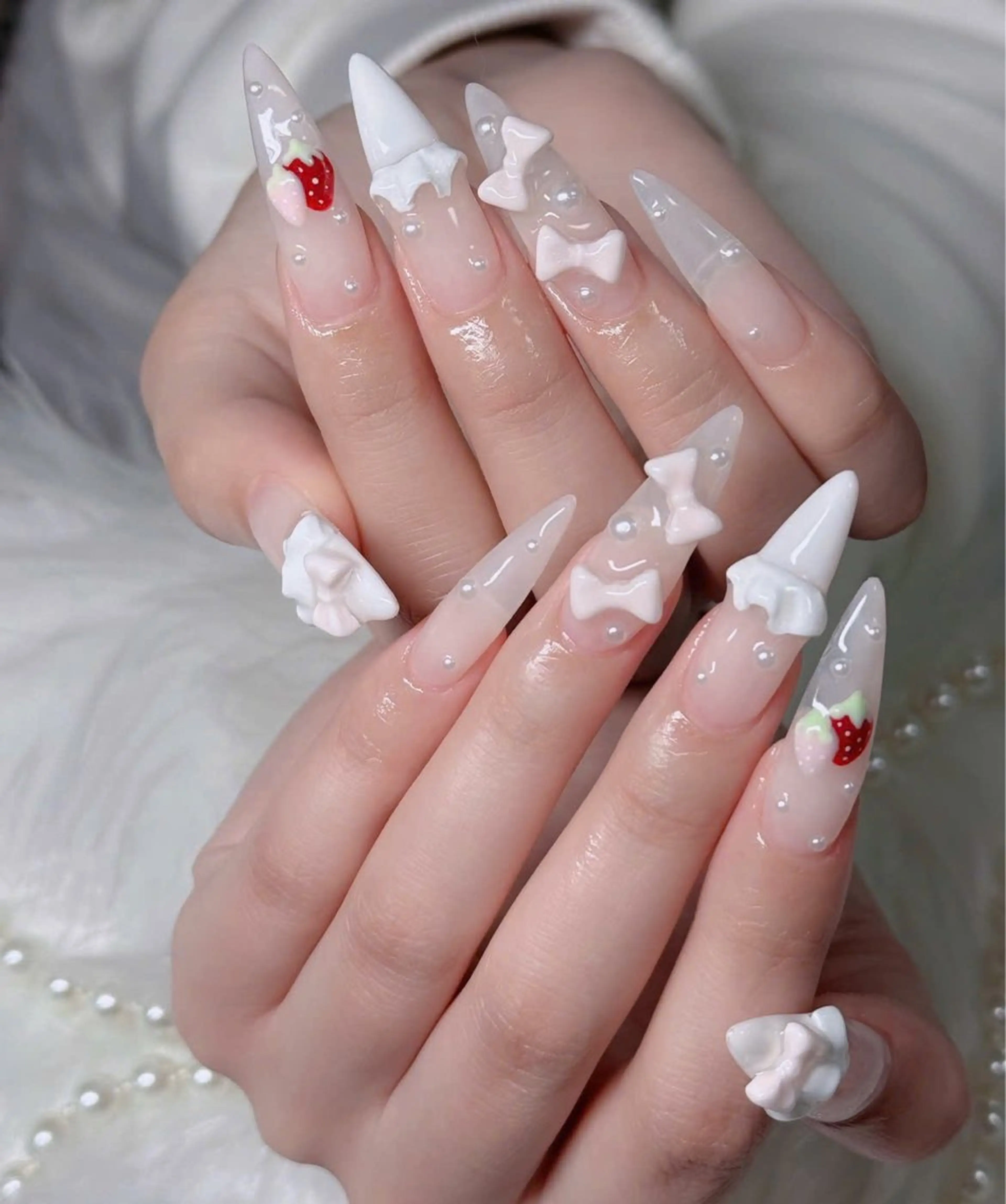 ネイル オーロラネイル フレンチネイル ジェルネイル ハロウィン キラキラネイル H.baby Nail Salonのネイルデザイン