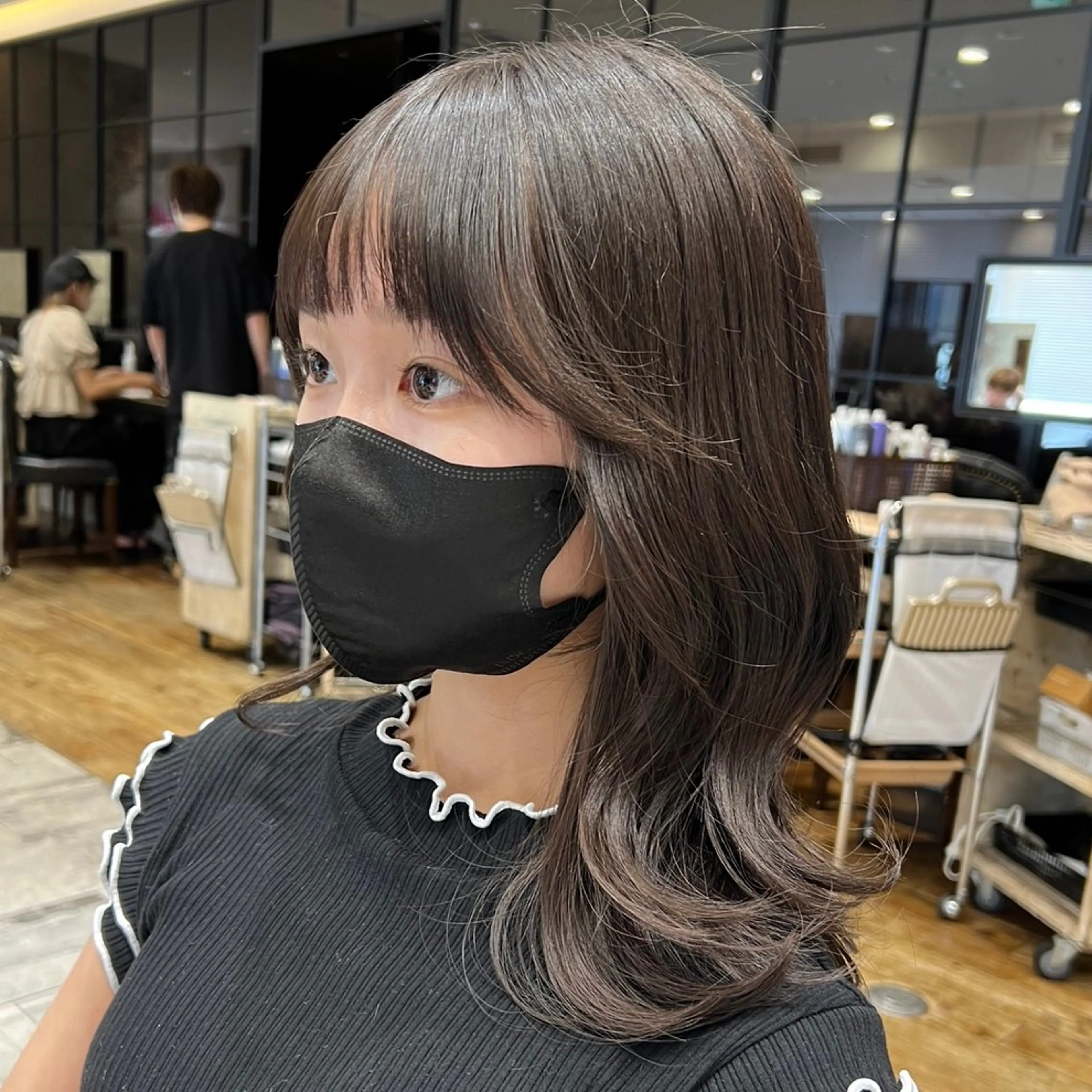 セミロング パーマ 💍新宿ショート 💍岩田莉奈のヘアスタイル