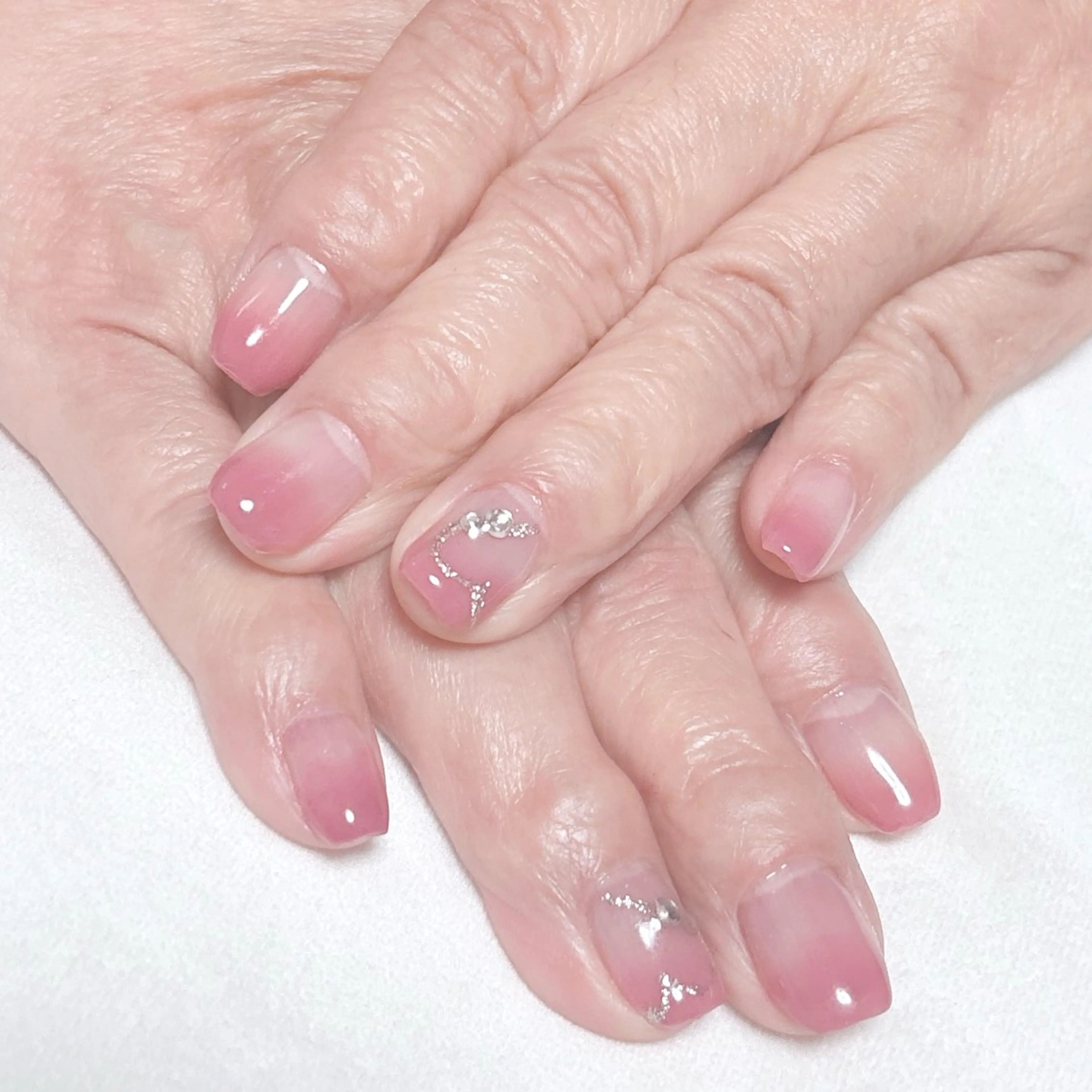 ネイル グラデーション ハンドネイル Me19🕊️‎🤍 yuriのネイルデザイン