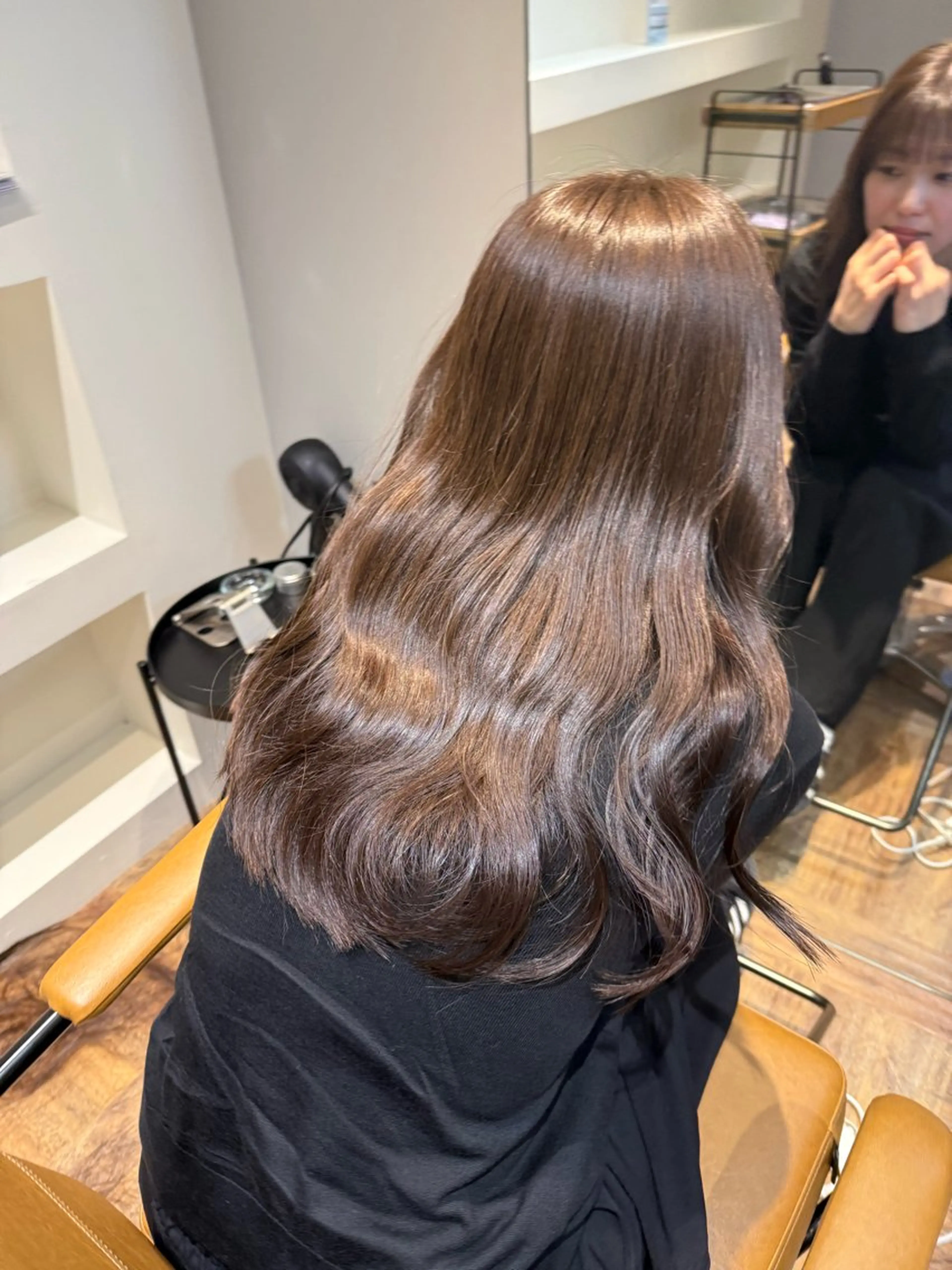 ロング カラー ミルクティー× グレージュMOMOのヘアスタイル