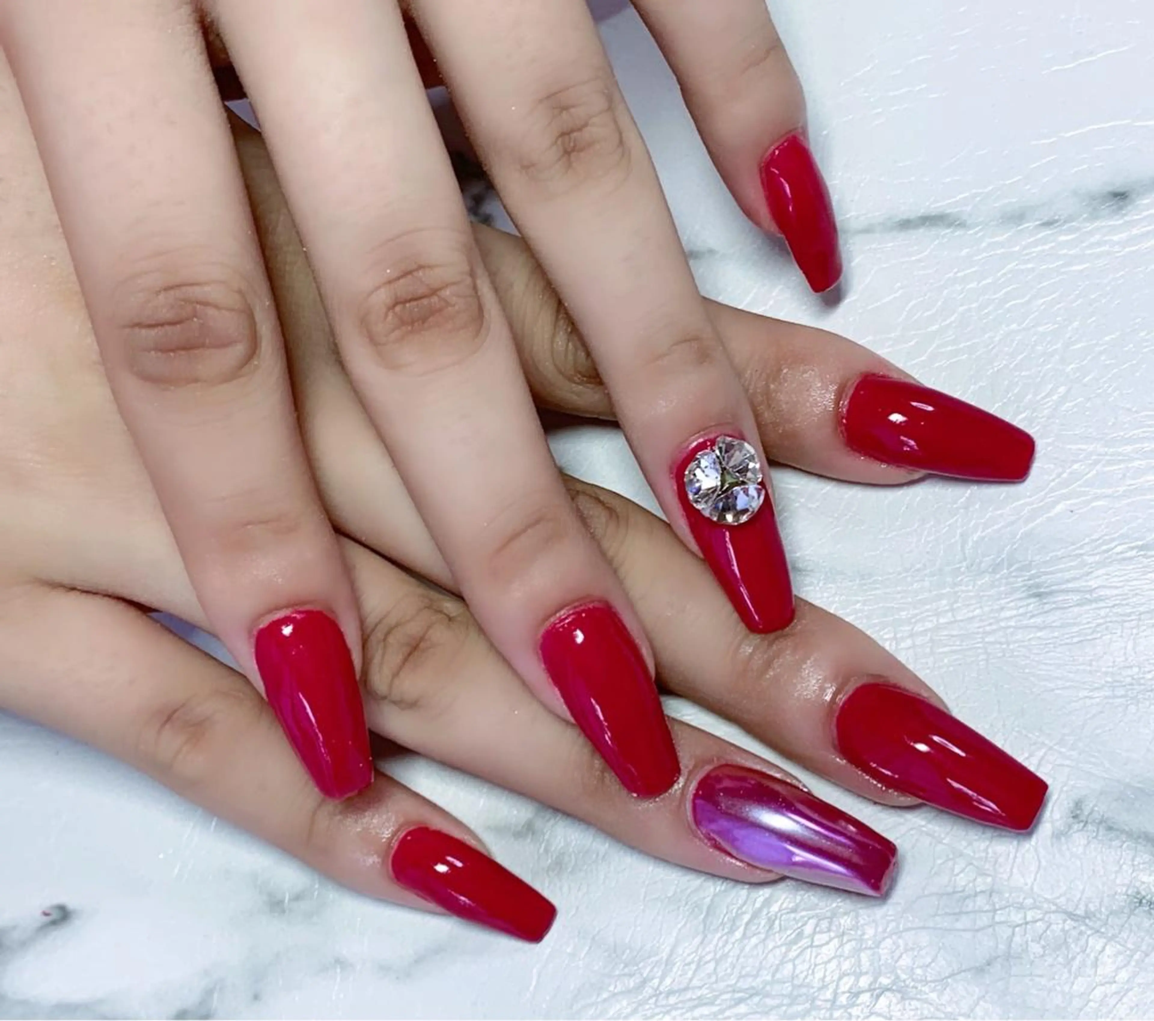 ネイル アニマル柄 アートネイル オーロラネイル ニュアンスネイル ワンカラーネイル ハンドネイル x.1.0.nail ♡Cのネイルデザイン