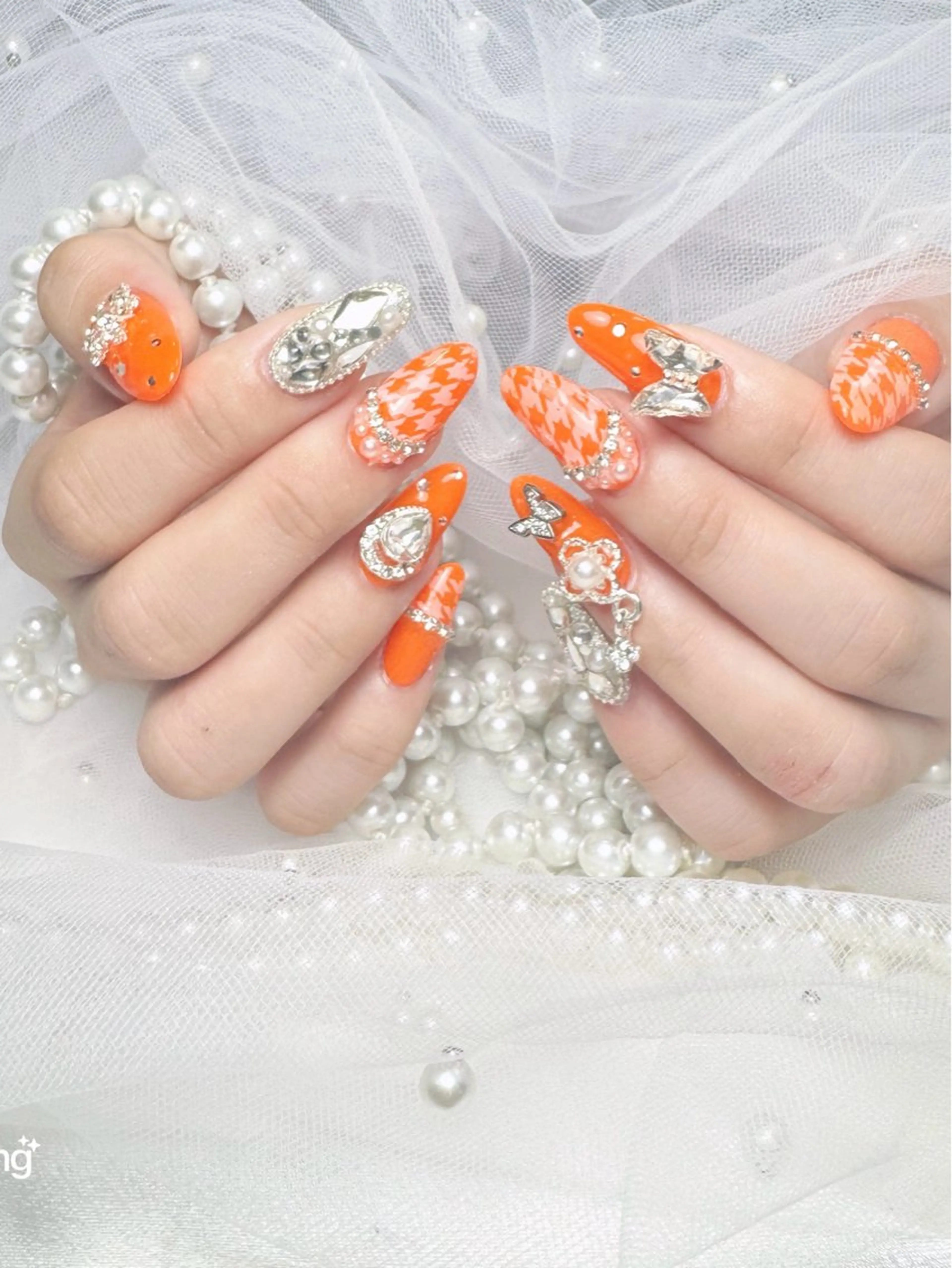 ネイル ハンドネイル チョウ チョウのネイルデザイン