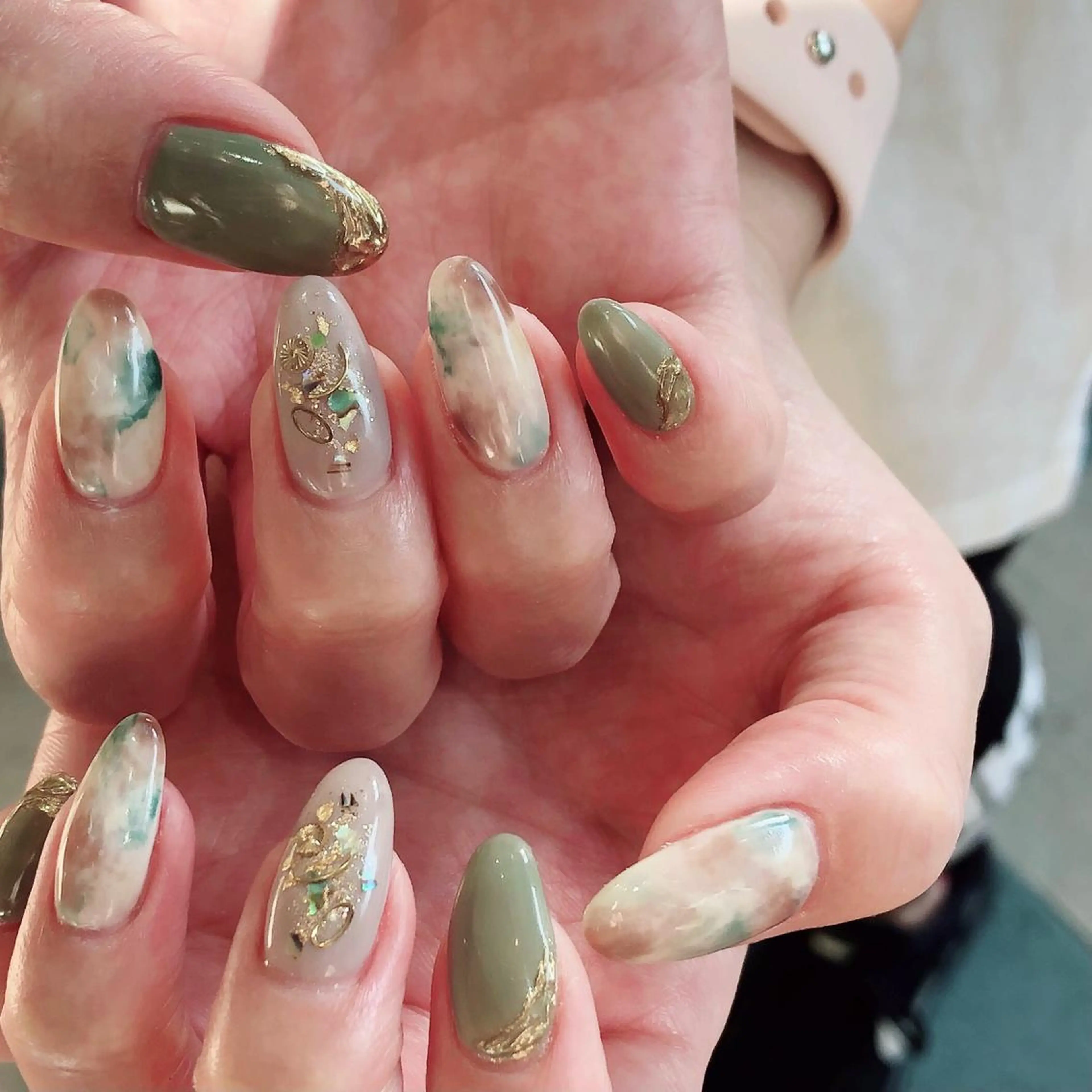 ネイル ハンドネイル Nest 三田のマツエク・マツパデザイン